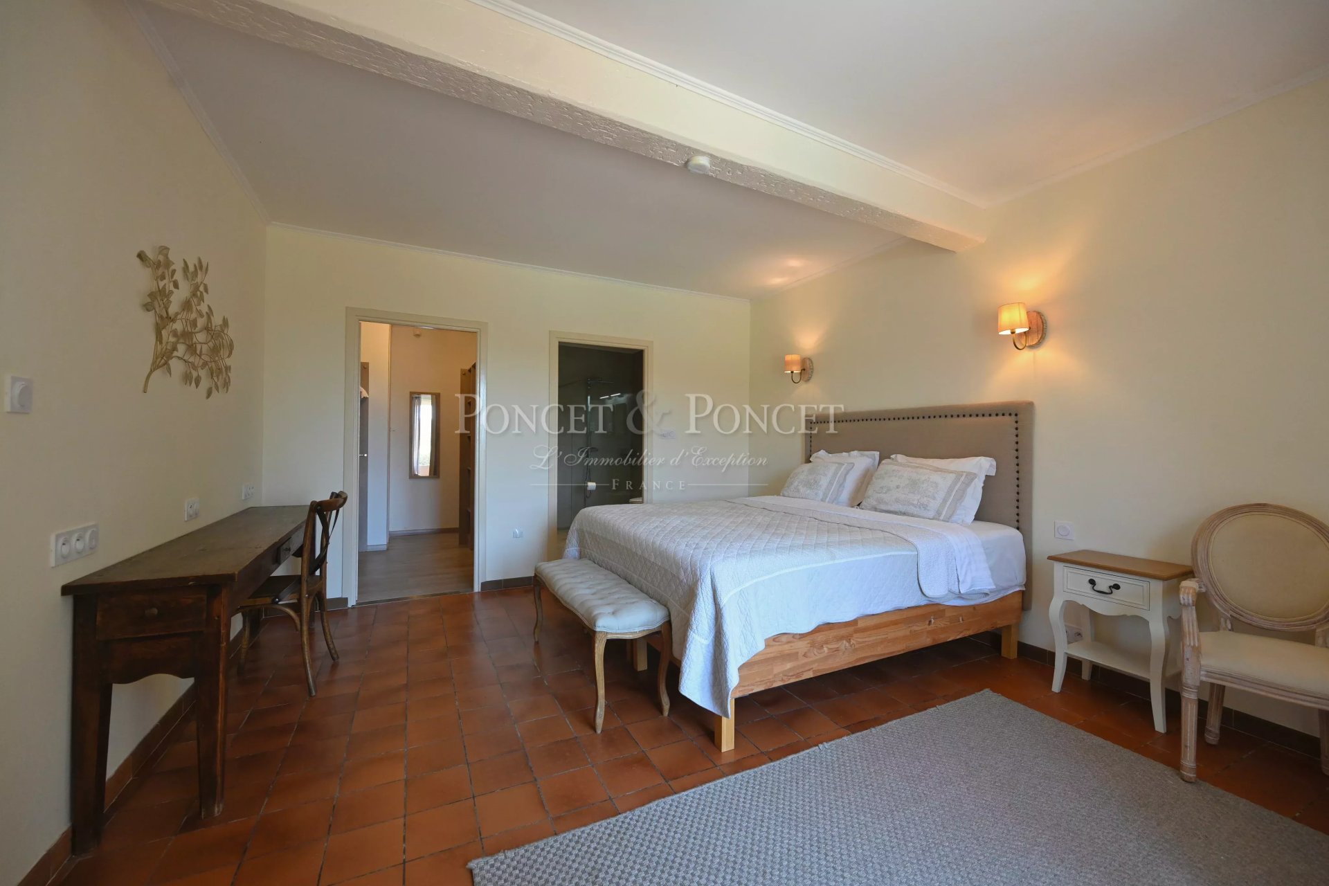 10 Bedroom Villa/Townhouse's Image 10
