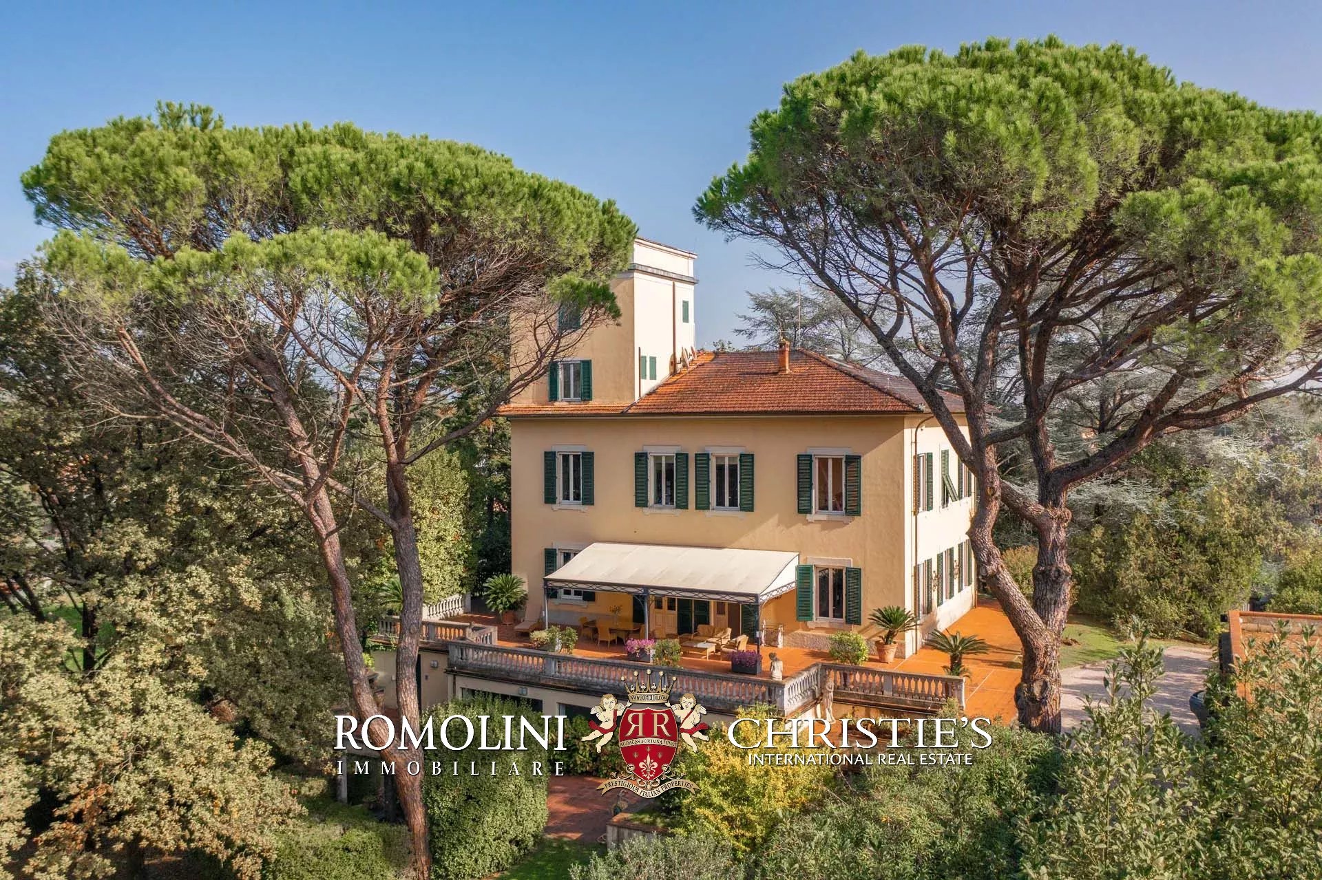 8 Bedroom Villa/Townhouse's Image 4