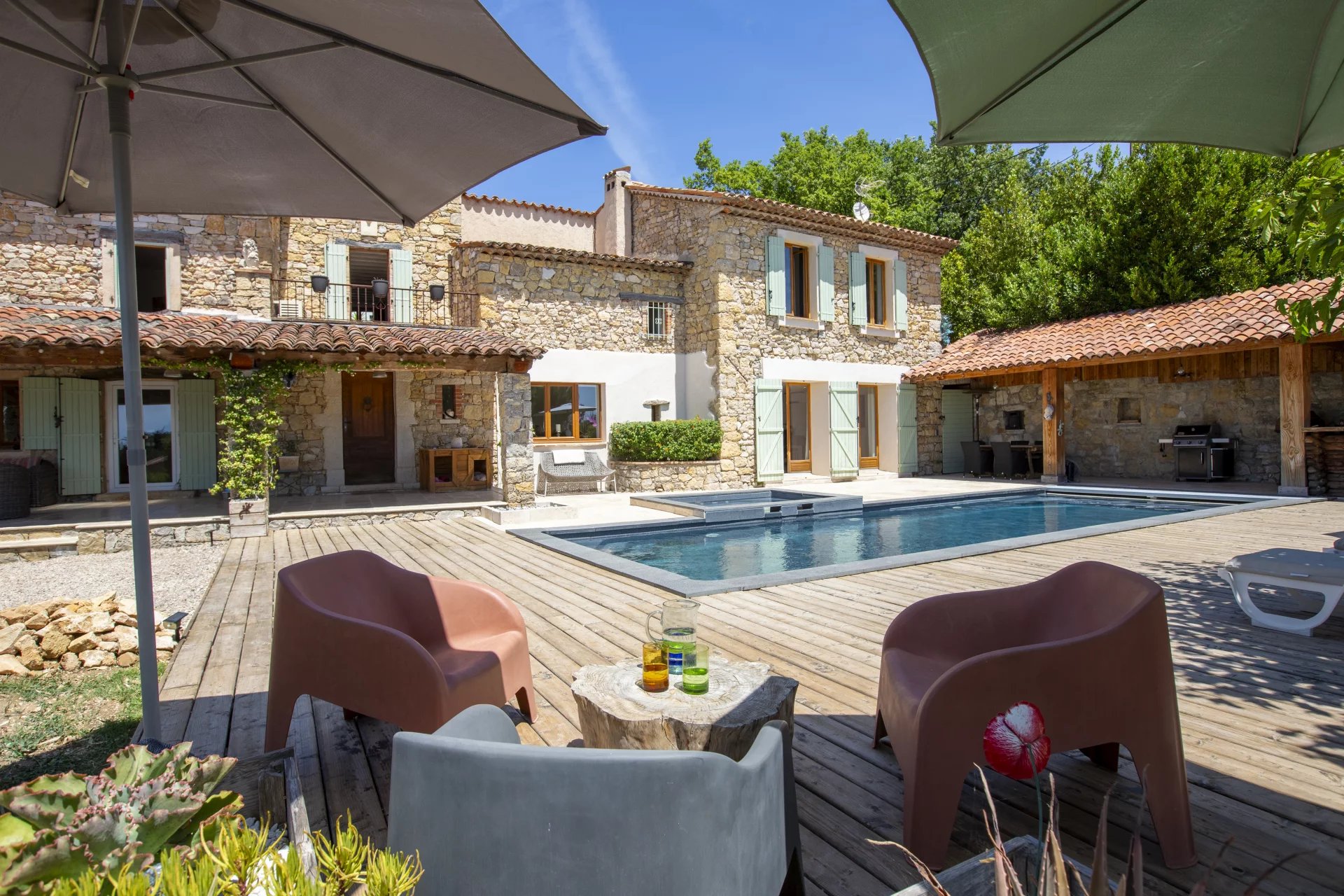 Renovated stone house with independent apartment walking distance to the village – Montauroux