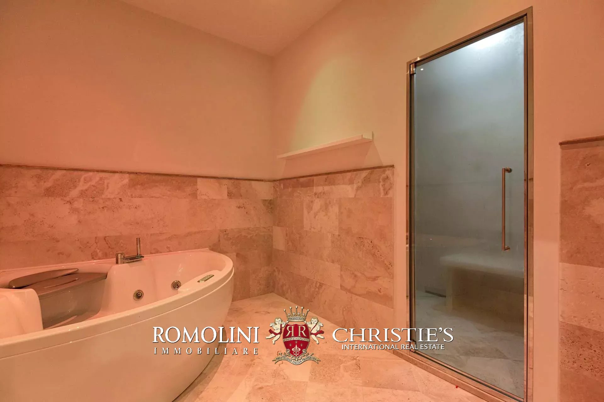 7 Bedroom Villa/Townhouse's Image 75