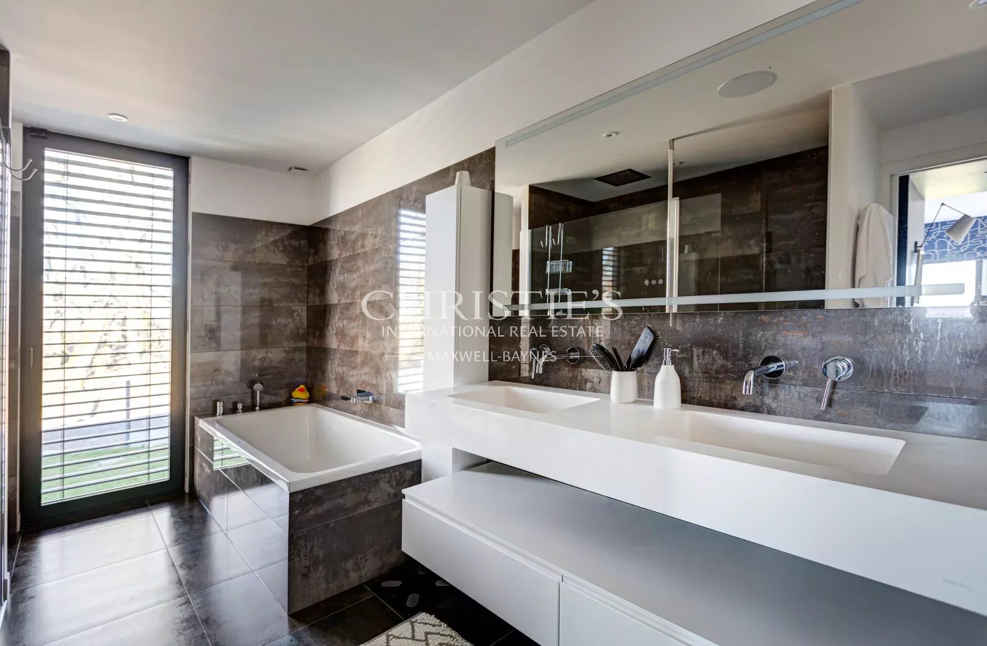 4 Bedroom Villa/Townhouse's Image 11