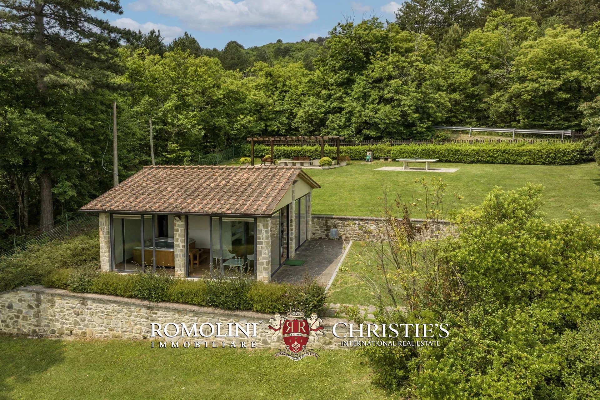 6 Bedroom Villa/Townhouse's Image 27