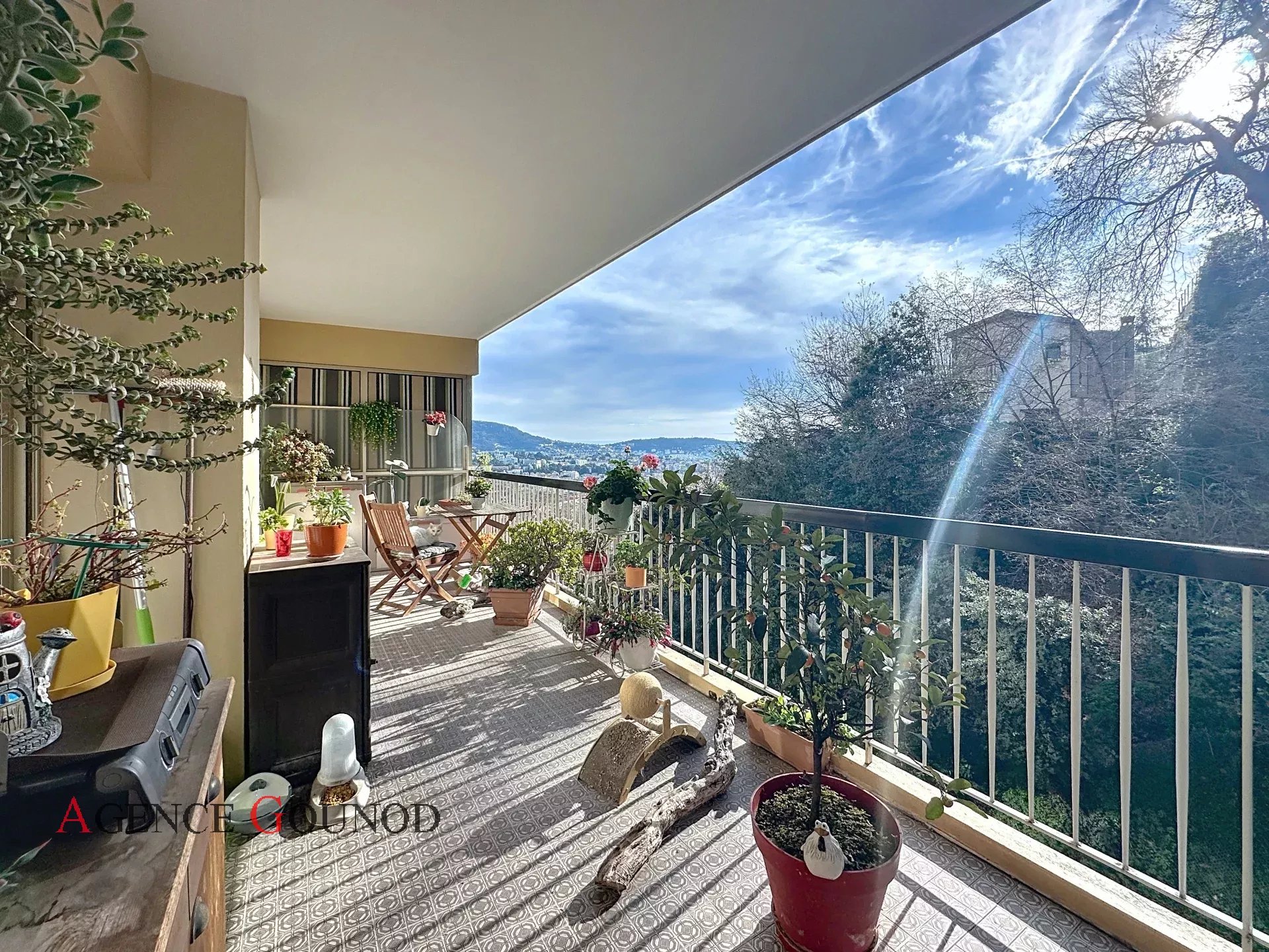 Appartement  - 2 pièces  - 57.71 m2 -  295 000 € - À vendre