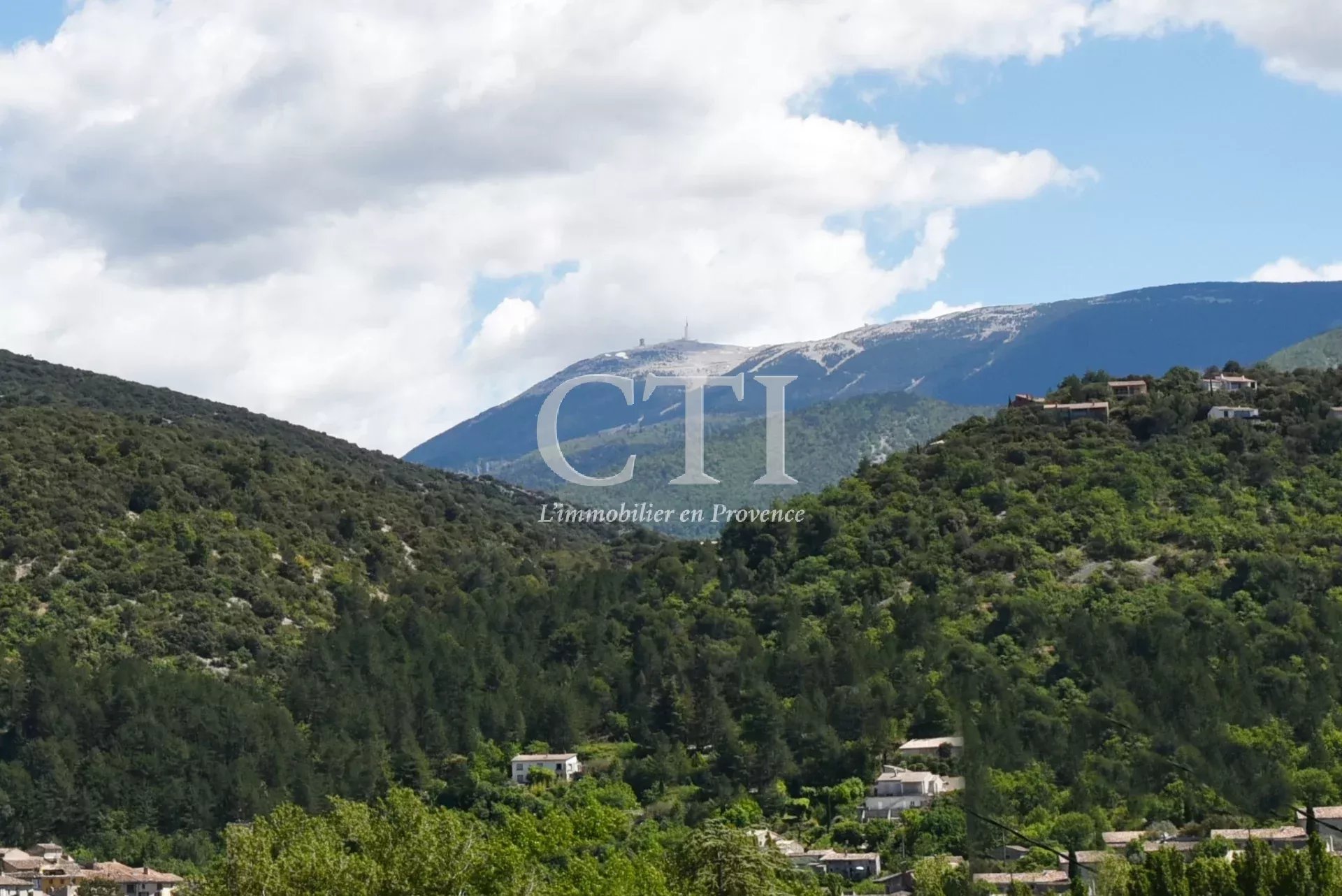 Villa d'architecte position dominante 4 chambres vue Mont-Ventoux jardin piscine proche Vaison-La-Romaine garage 