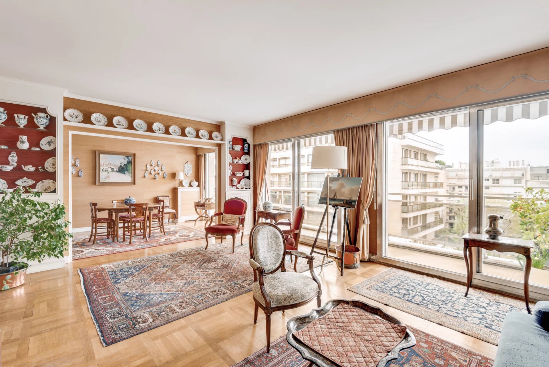 FAMILIAL ETAGE ELEVE  BALCON