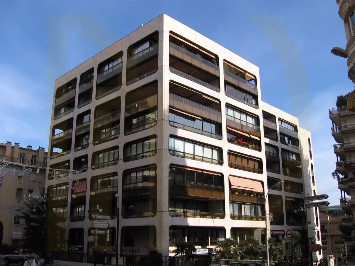 Parking au Montaigne
