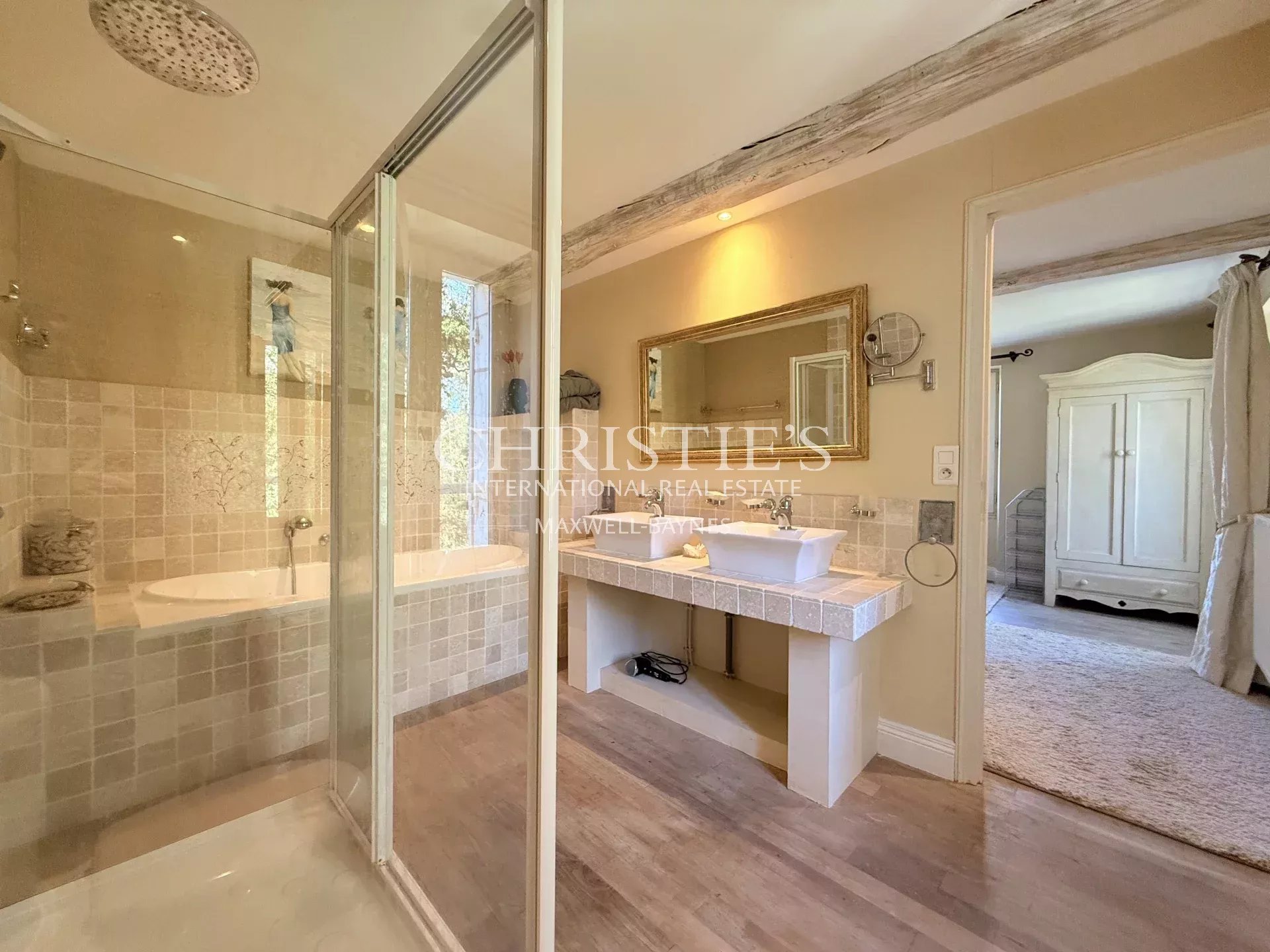 5 Bedroom Villa/Townhouse's Image 34