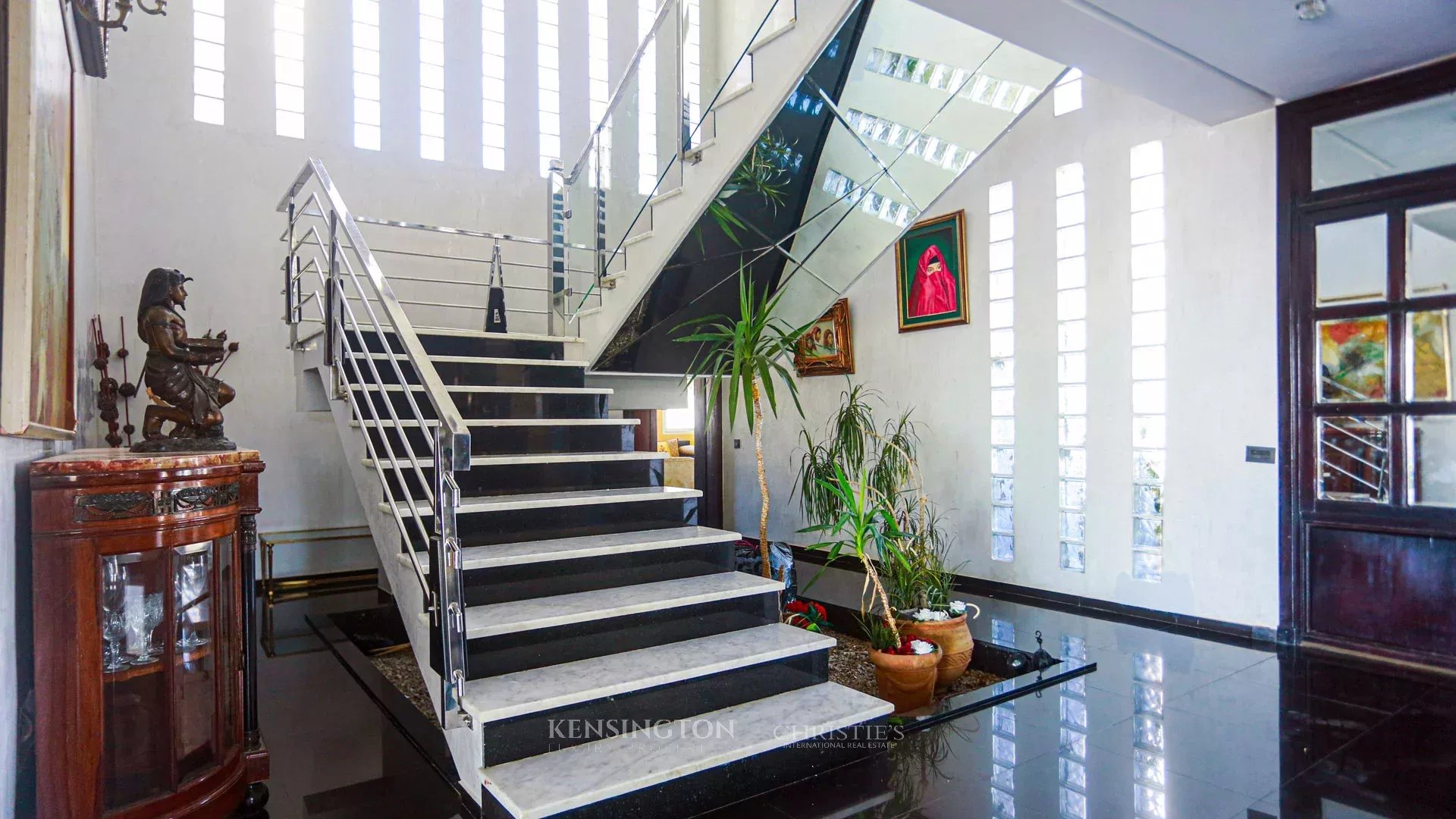 7 Bedroom Villa/Townhouse's Image 8