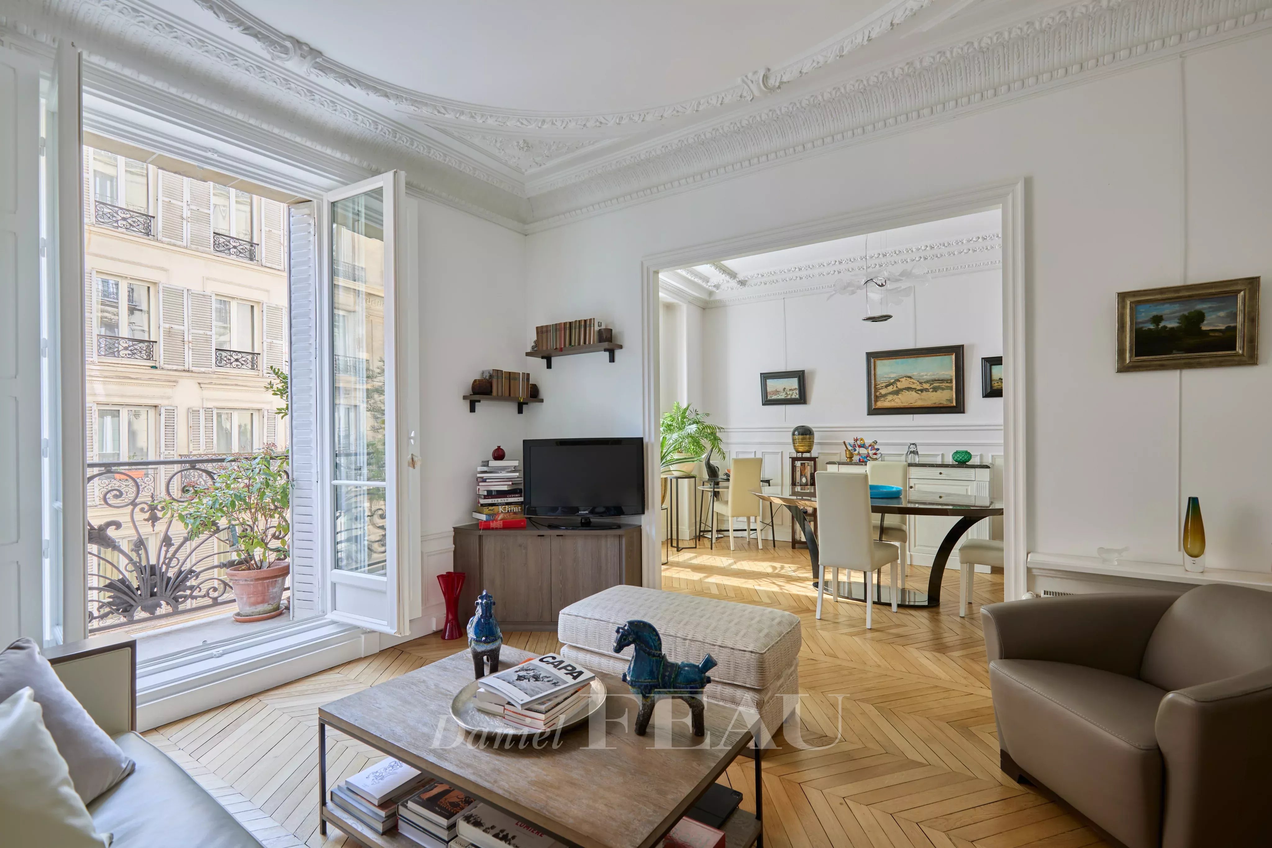 Paris 7 - Élégant appartement haussmannien au cœur du Gros Caillou