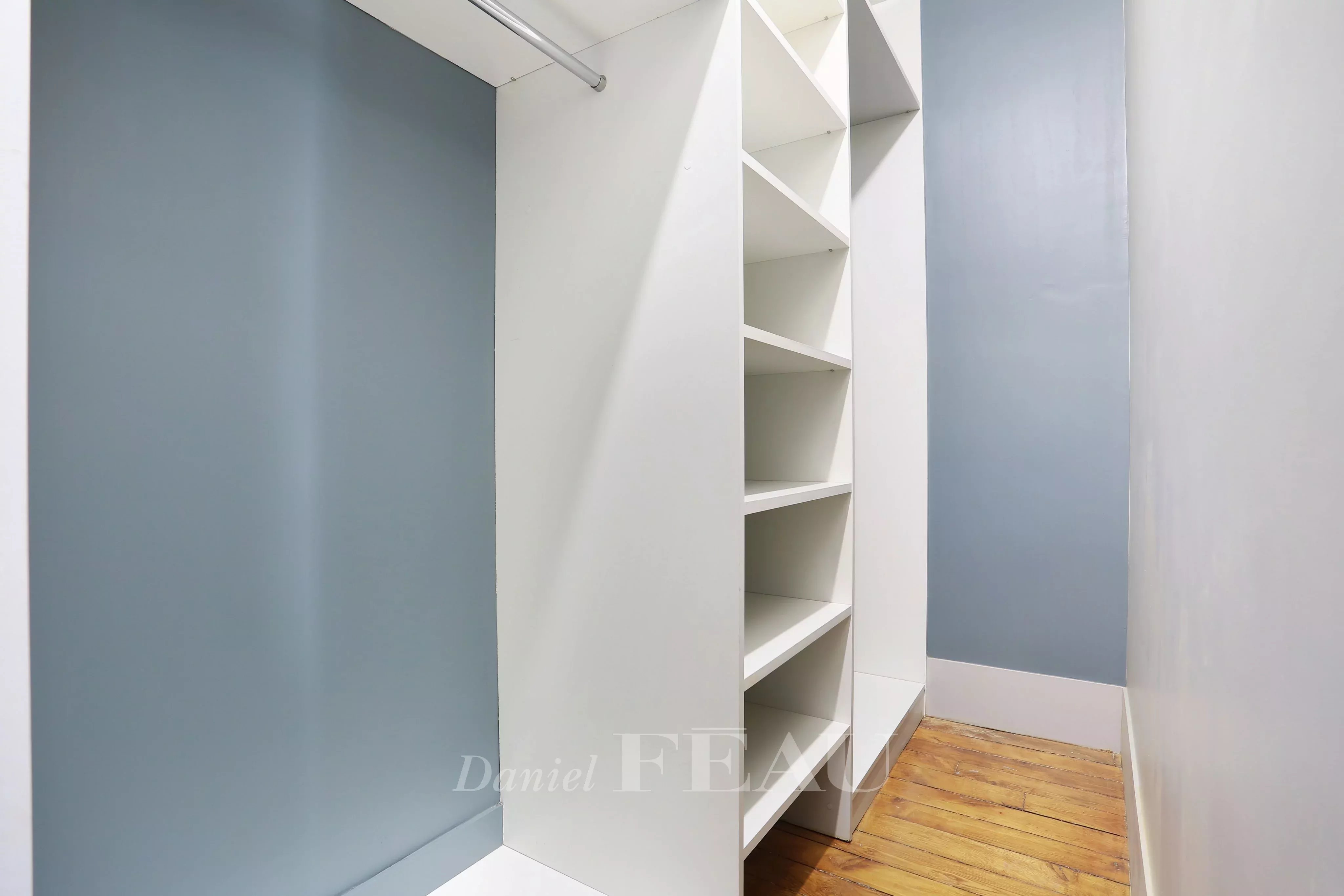 Closet Wooden floor