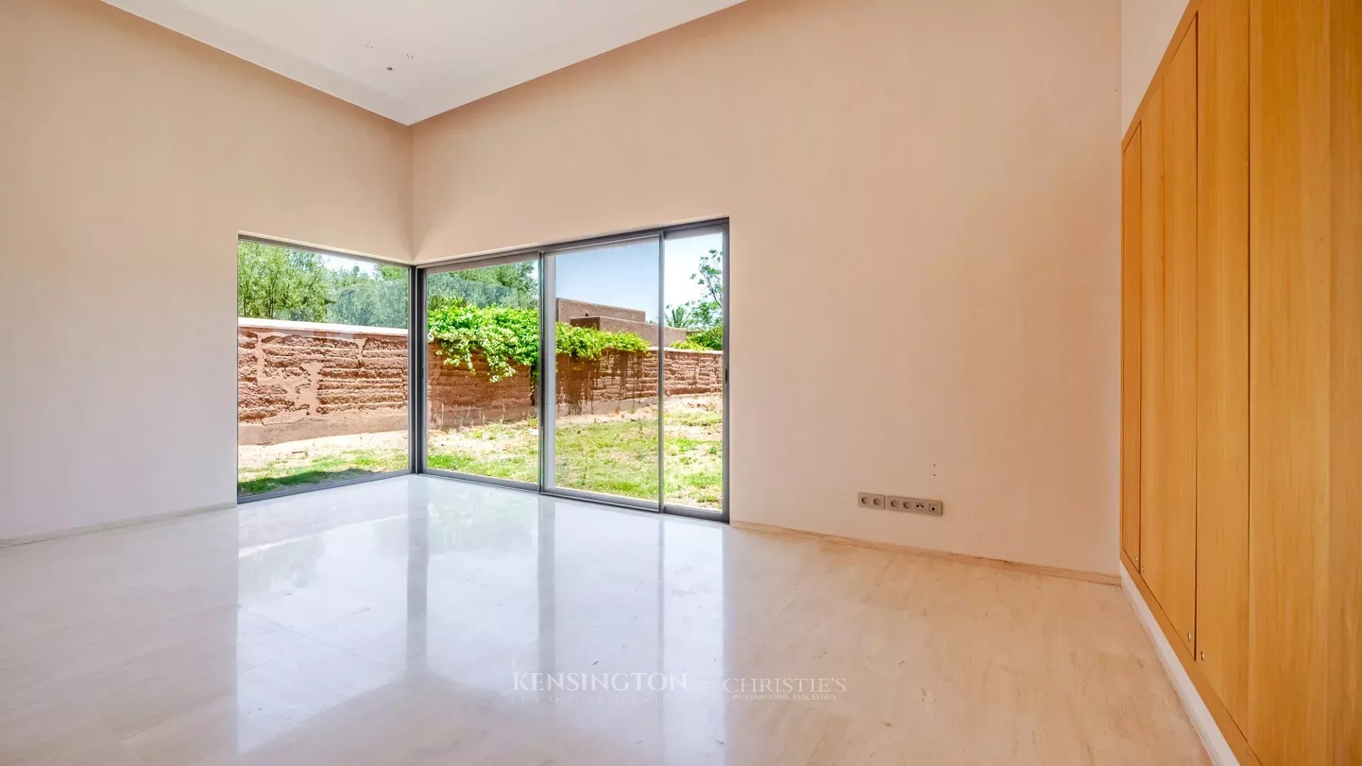 6 Bedroom Villa/Townhouse's Image 19