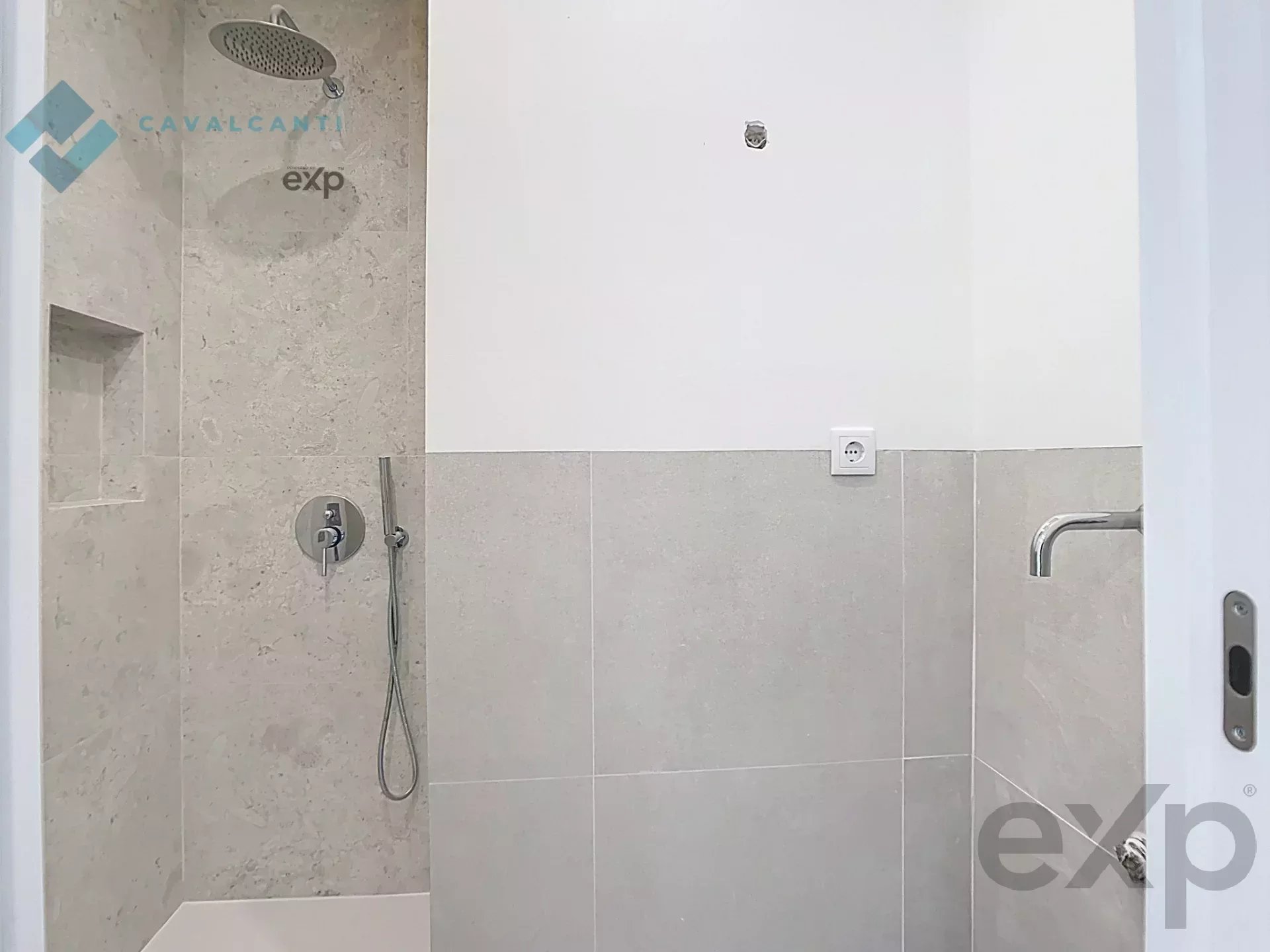 4 bedroom apartment in Alfragide Towers - Ready to move into 86367300 image 18