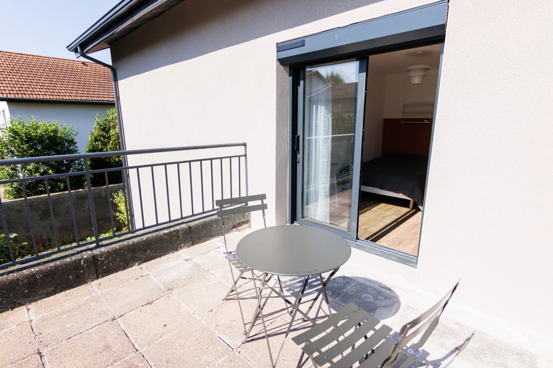 Chambre dans maison coliving avec terrasse