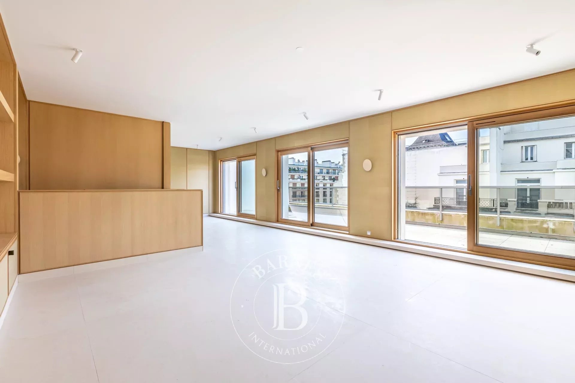 Daire Paris 8ème - picture 17