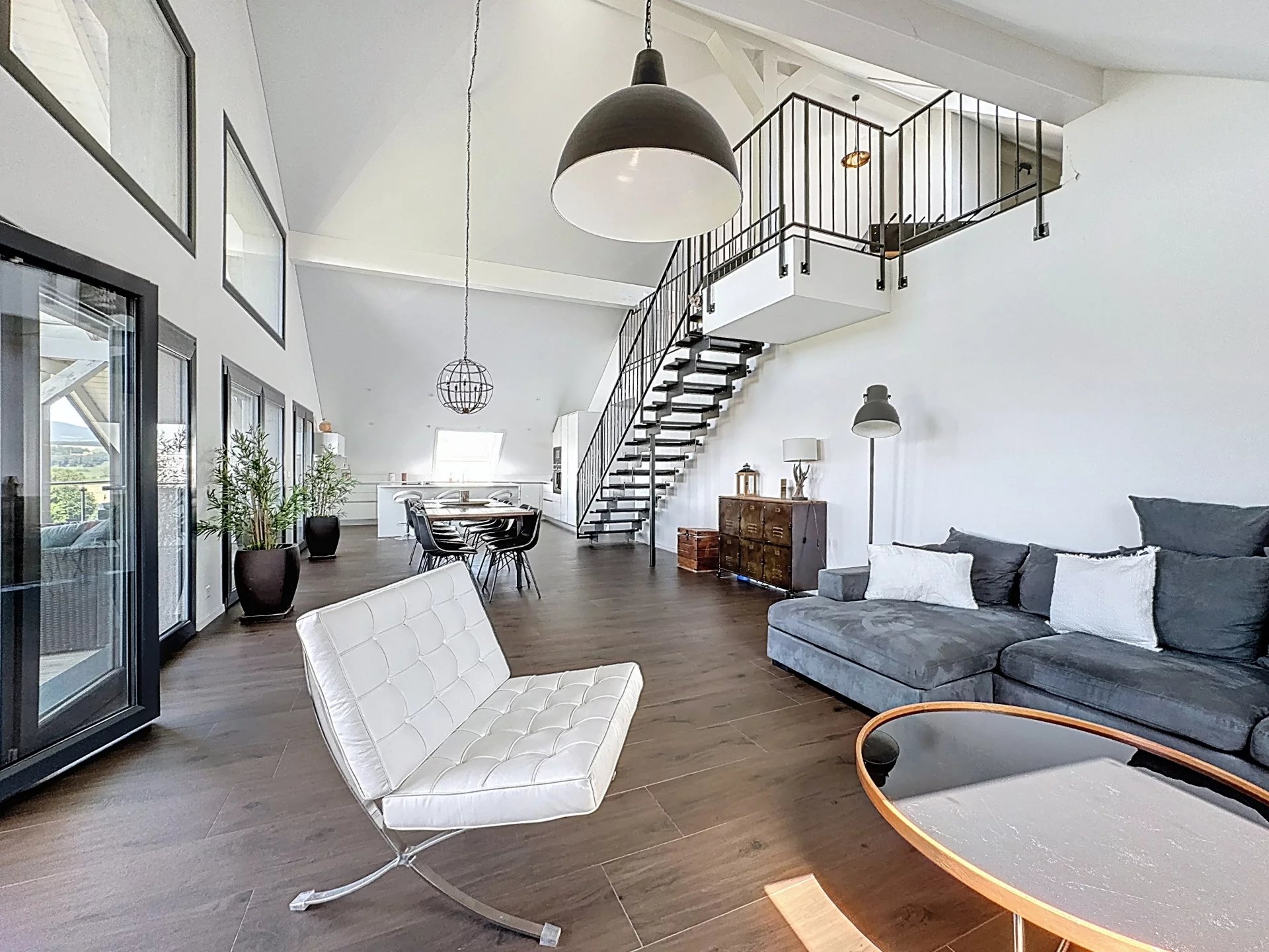 Attique avec balcon-terrasse