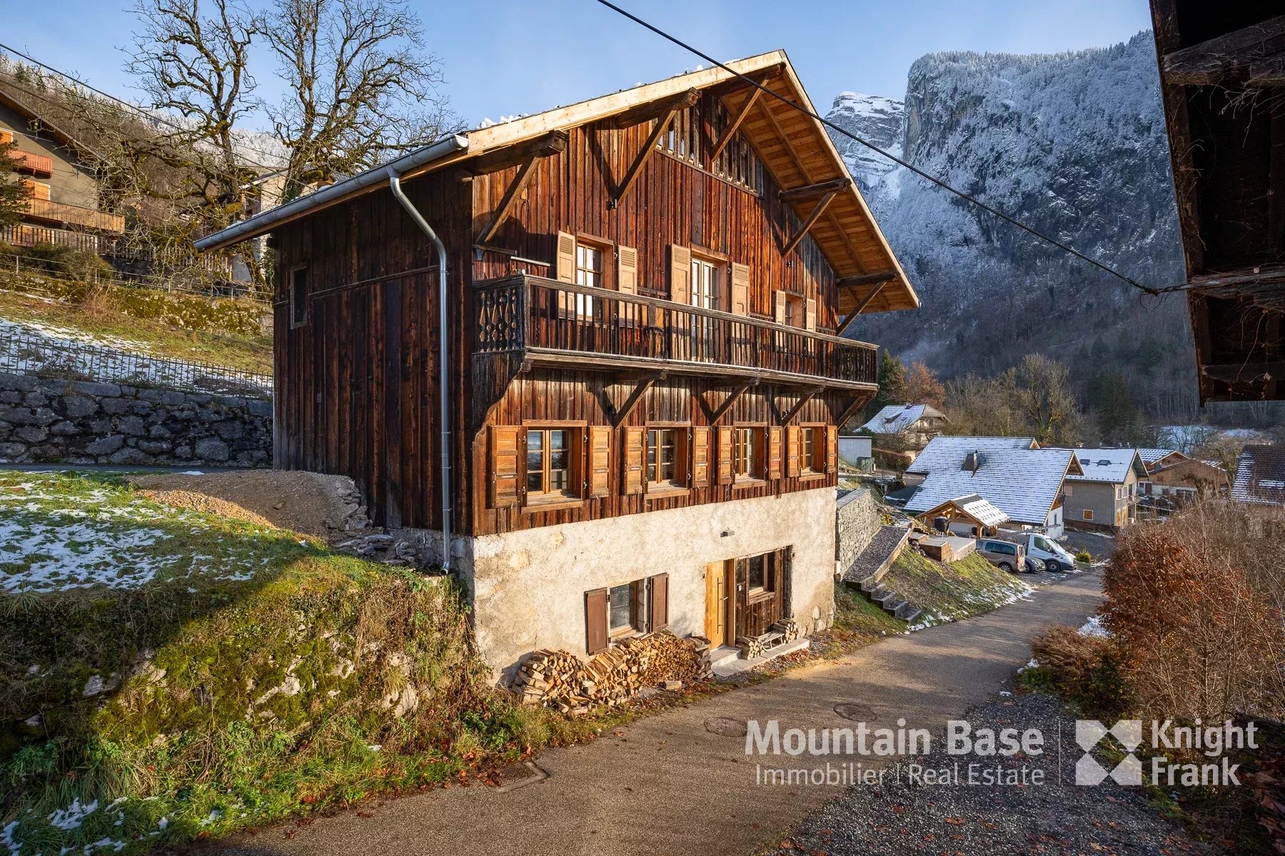 Photo of Beautiful 4 bedroom chalet in Samoëns