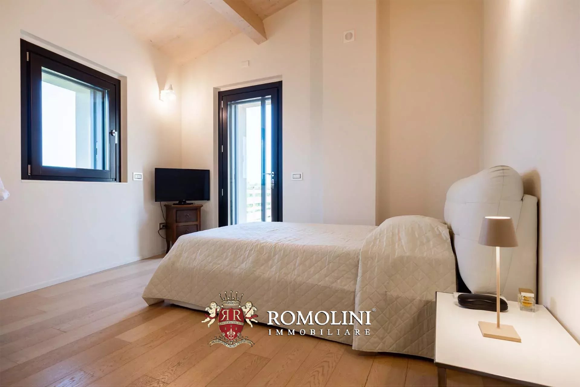 5 Bedroom Villa/Townhouse's Image 39