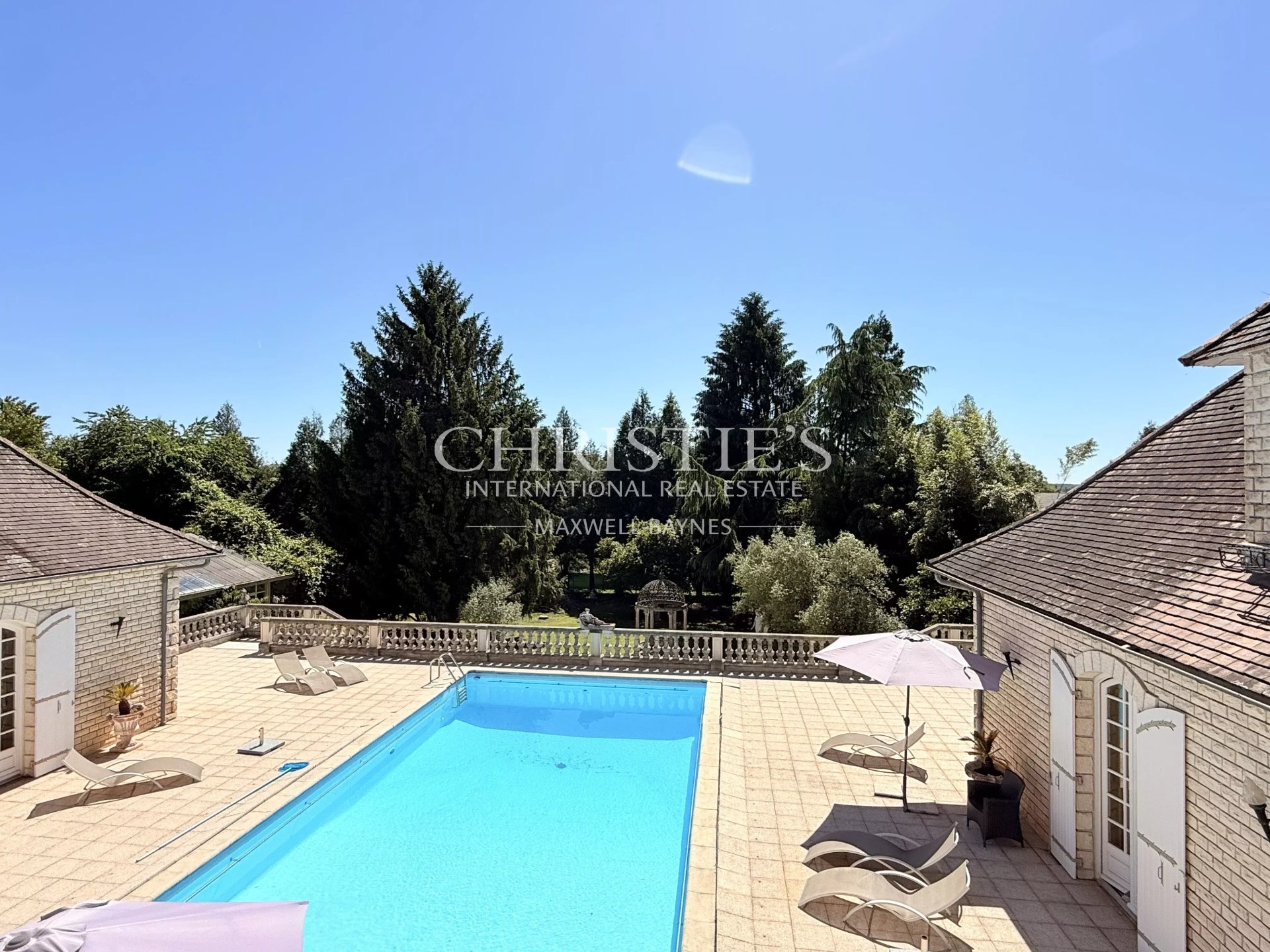 11 Bedroom Villa/Townhouse's Image 29