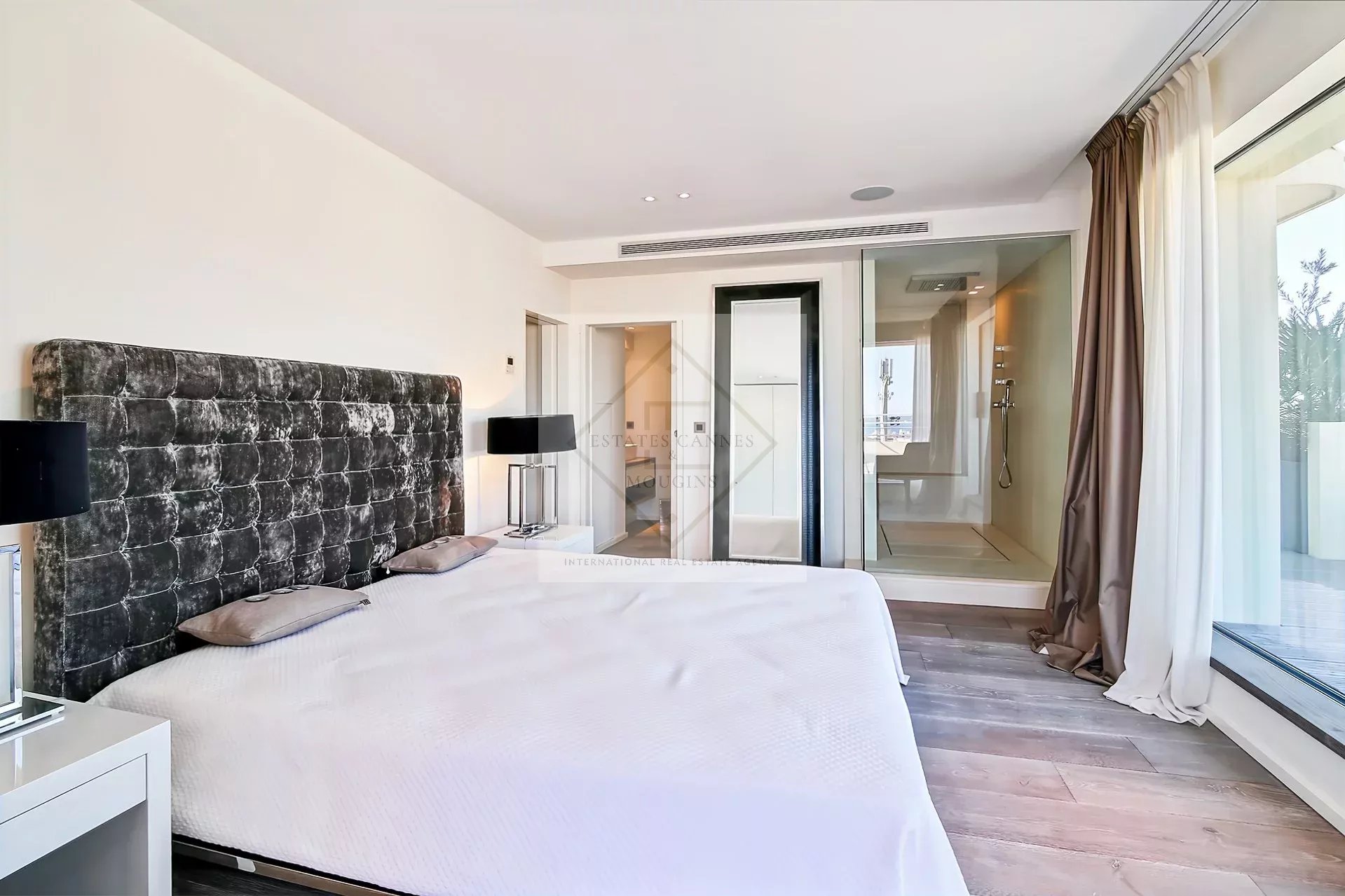 CANNES CROISETTE – PENTHOUSE D'EXCEPTION AVEC VUE MER PANORAMIQUE — photo 13