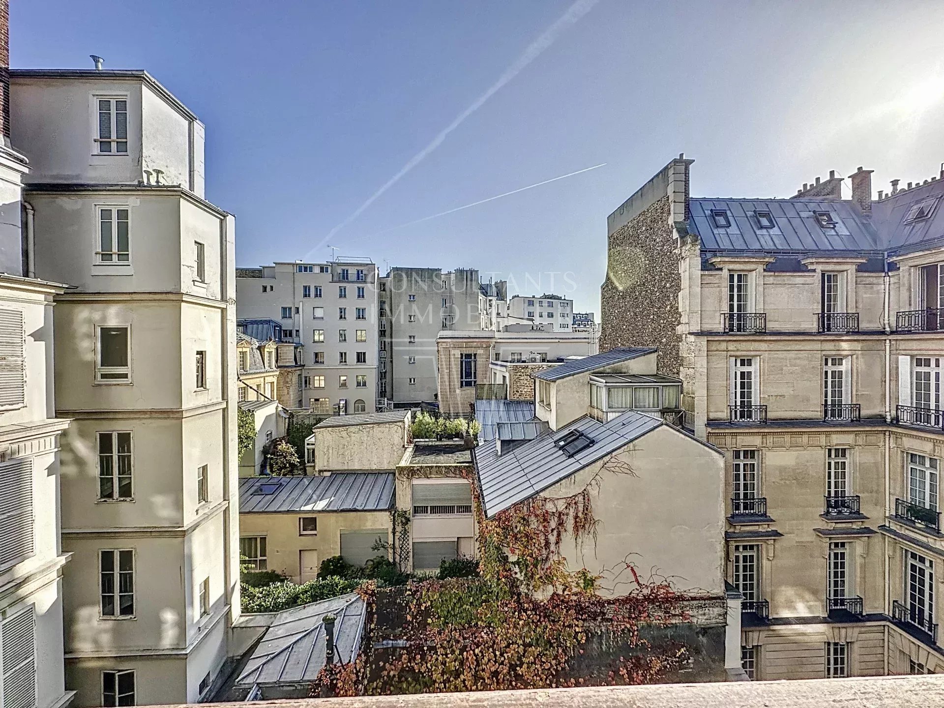 AVENUE VICTOR HUGO / 6 EME ETAGE / VUE TOUR EIFFEL