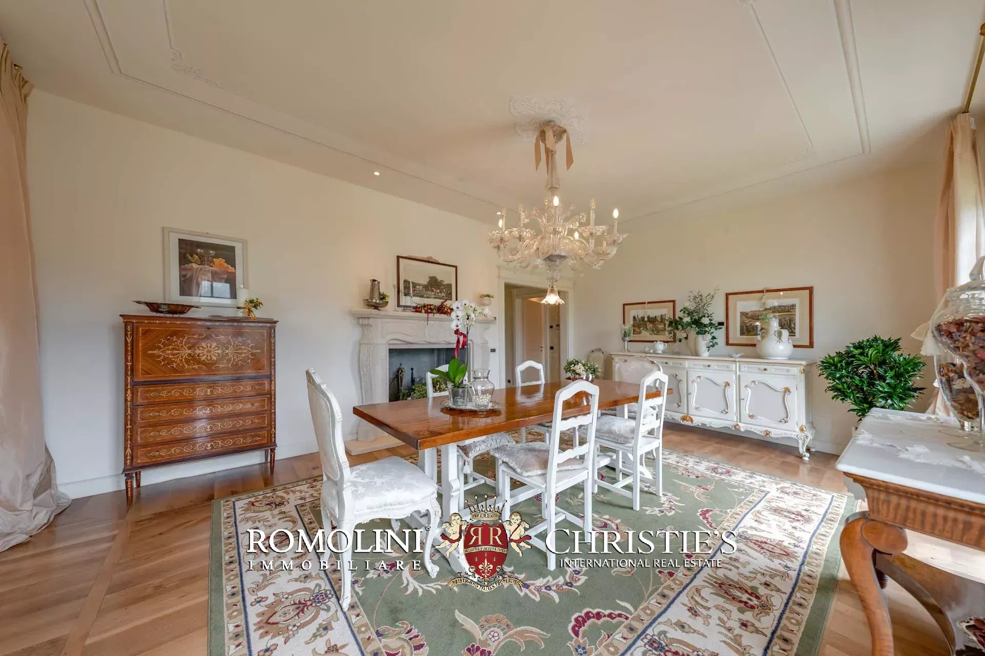 10 Bedroom Villa/Townhouse's Image 14