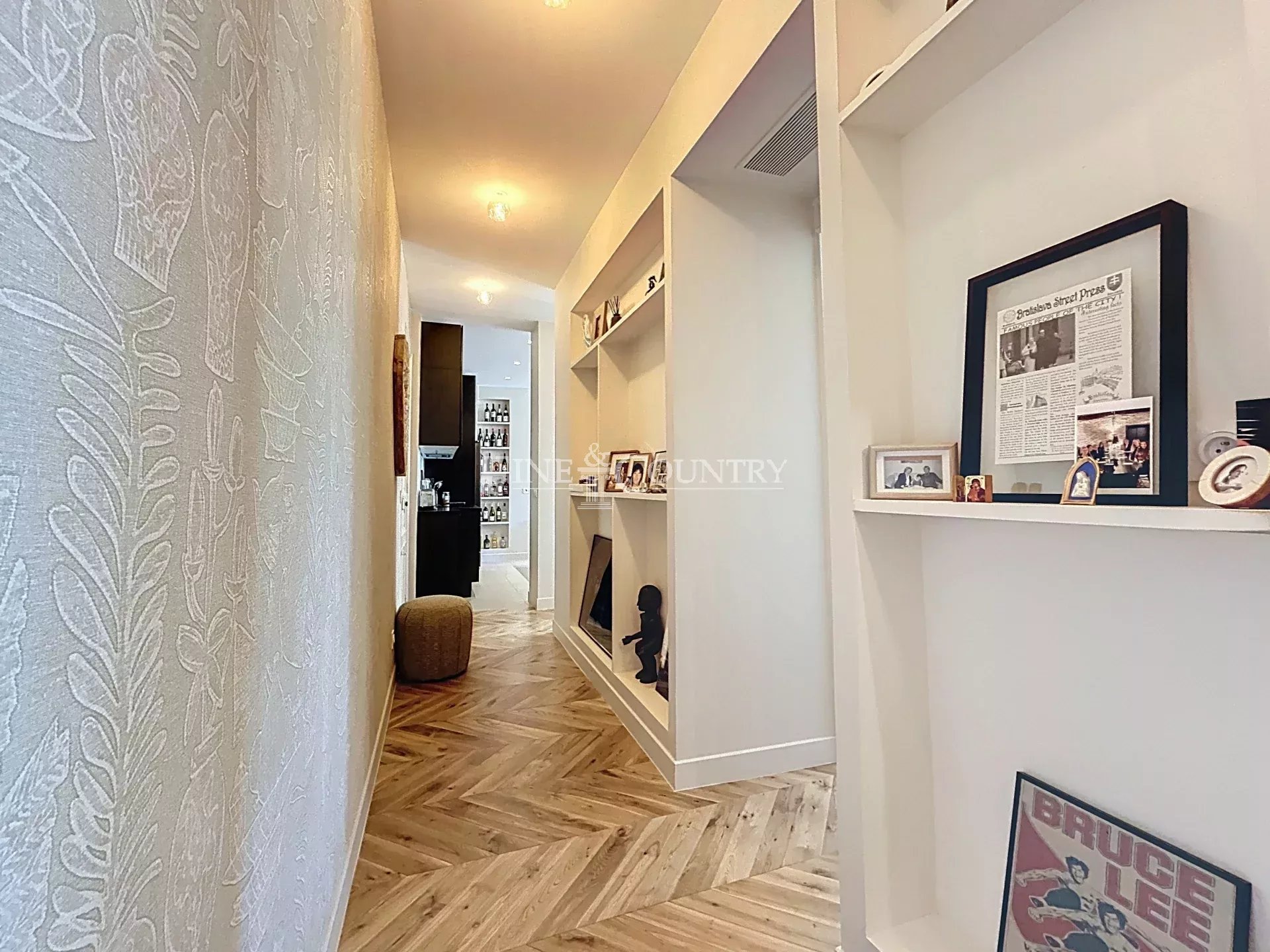 Photo of For sale apartment in Cannes within walking distance to the center, with workshop