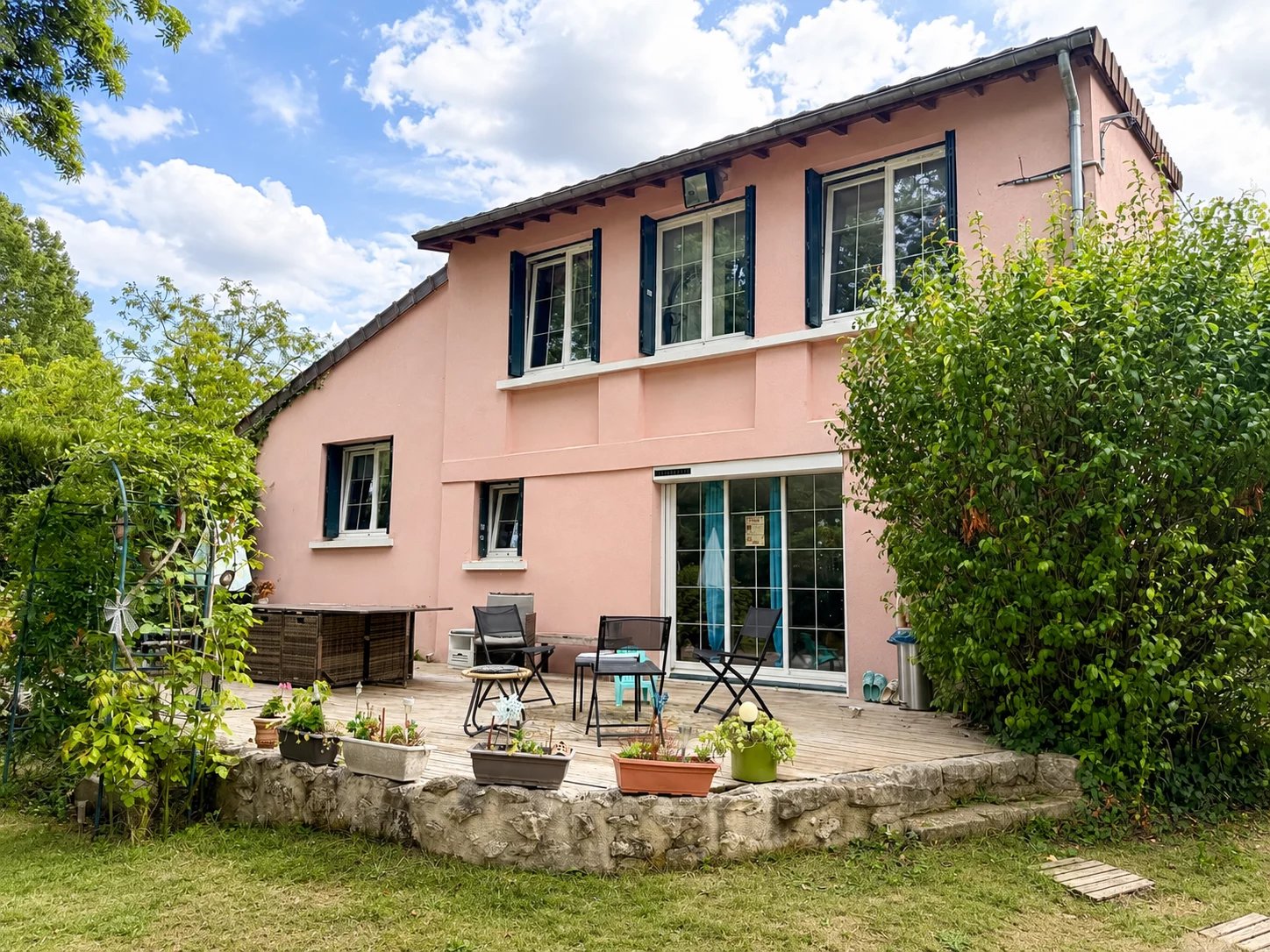 Maison atypique avec jardin, garage et accès direct à la Seine