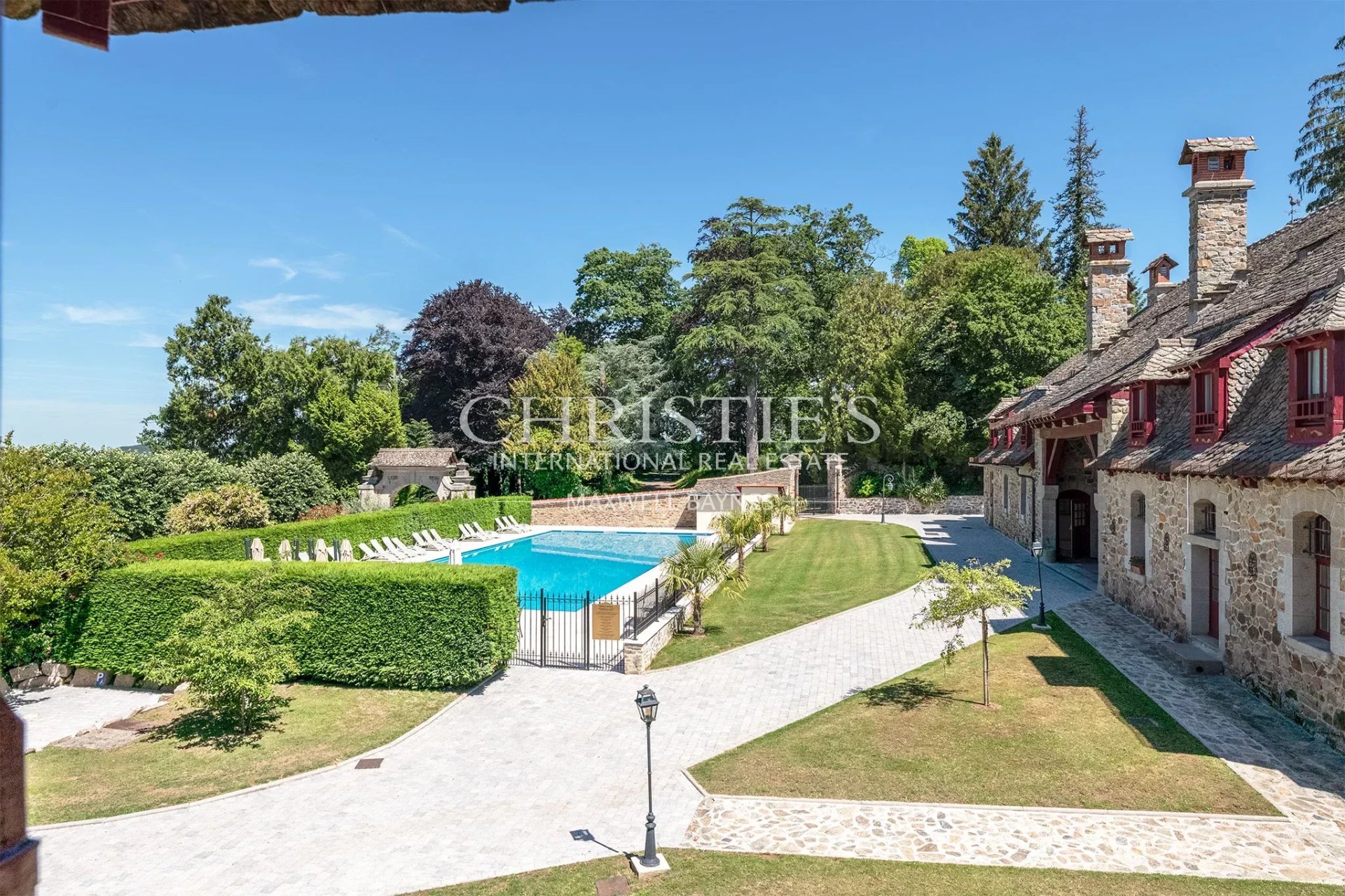 38 Bedroom Chateau's Image 77