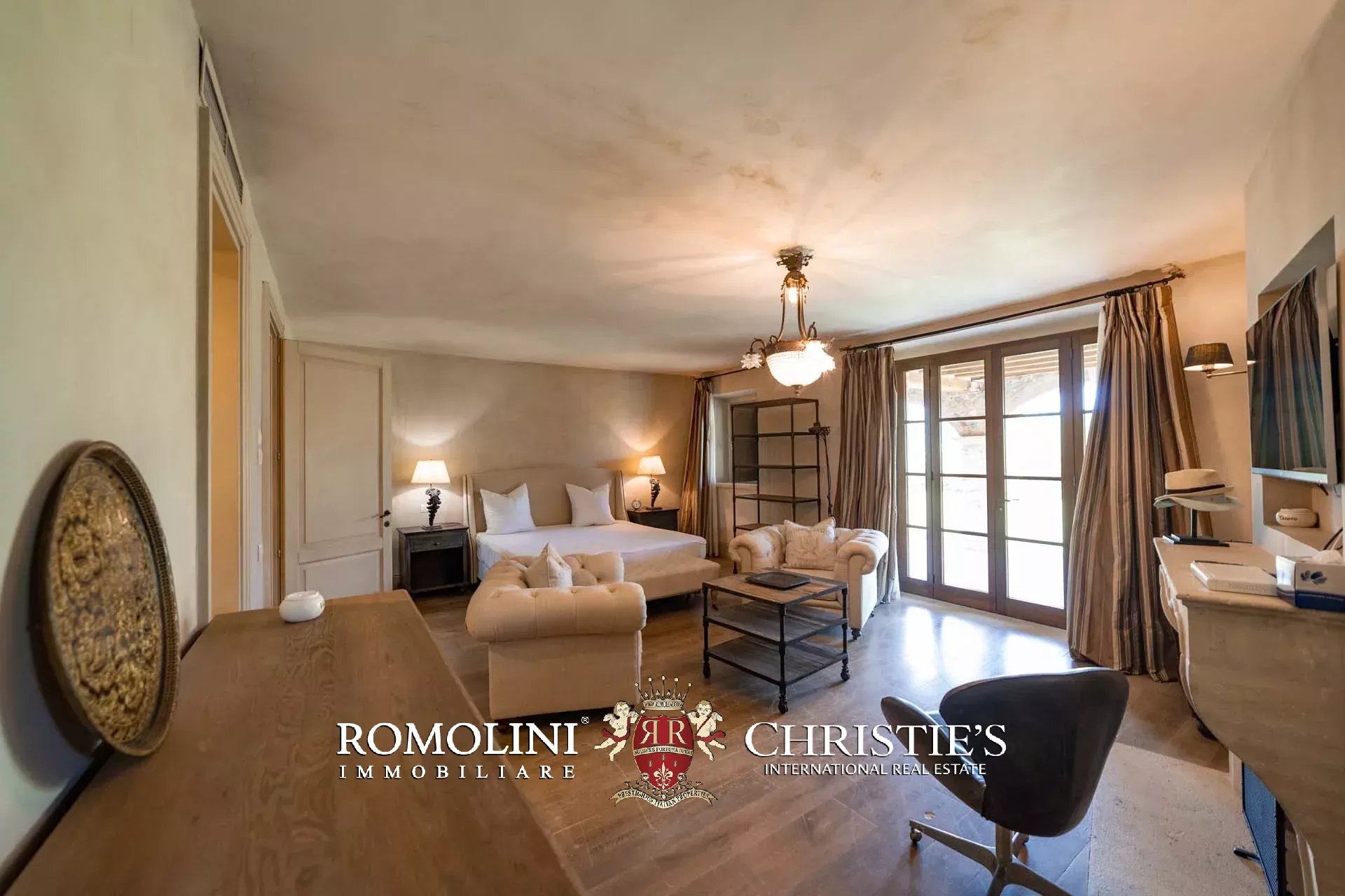 17 Bedroom Villa/Townhouse's Image 105