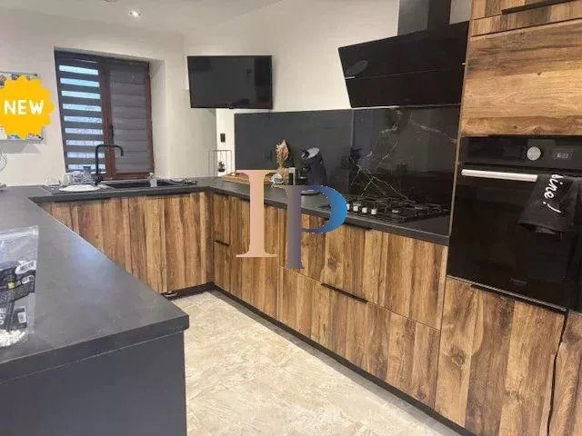 5 mn  CHARLIEU FERMETTE RENOVEE