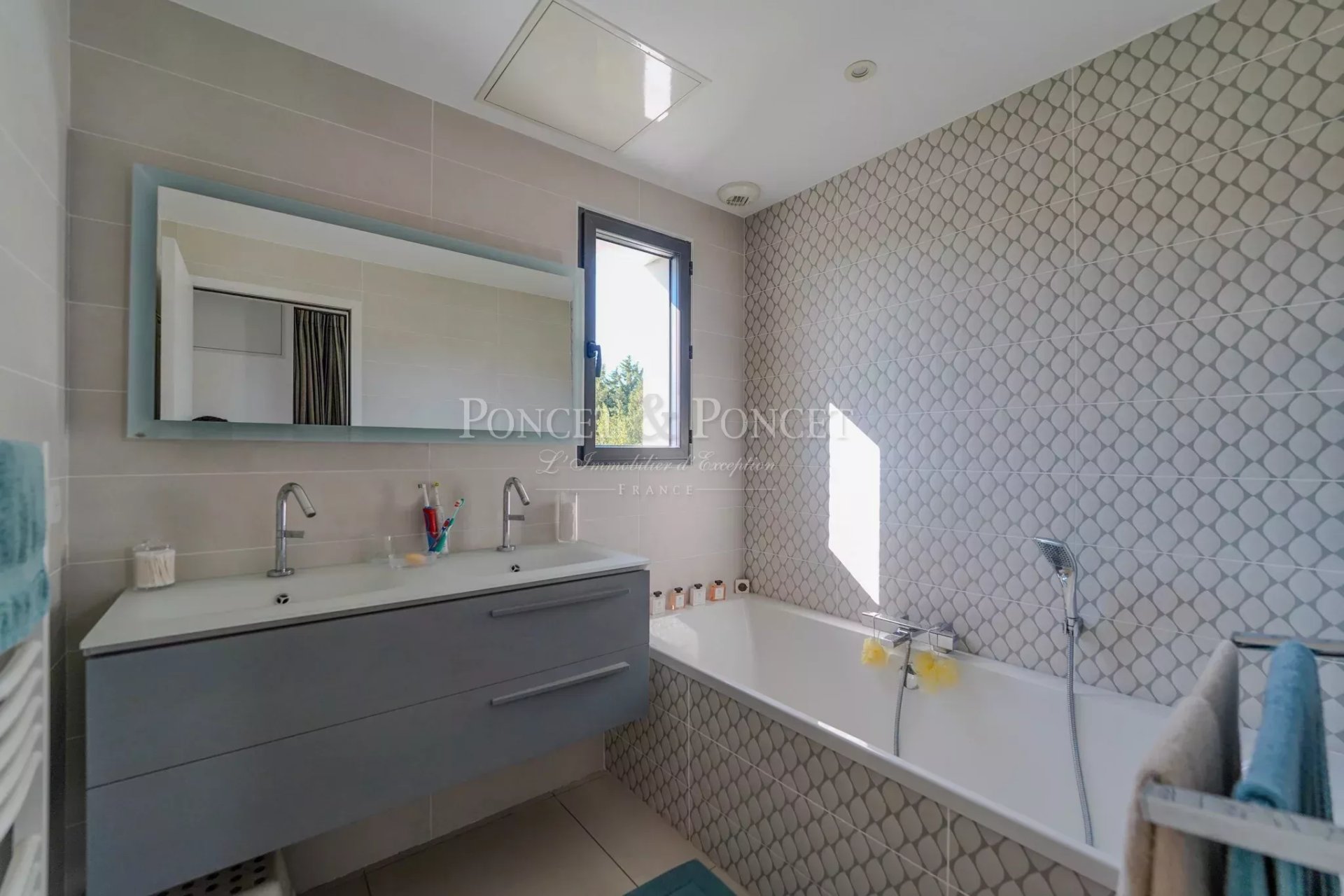 5 Bedroom Villa/Townhouse's Image 21