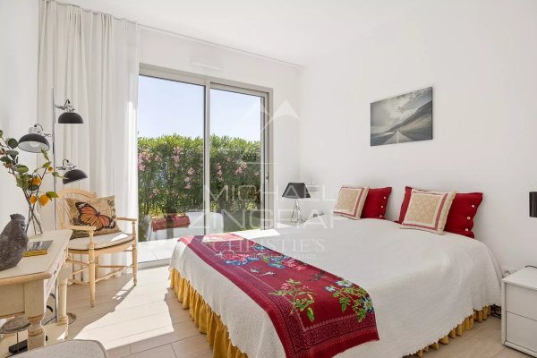Exceptional 5-room flat – garden – 4 garages — photo 6