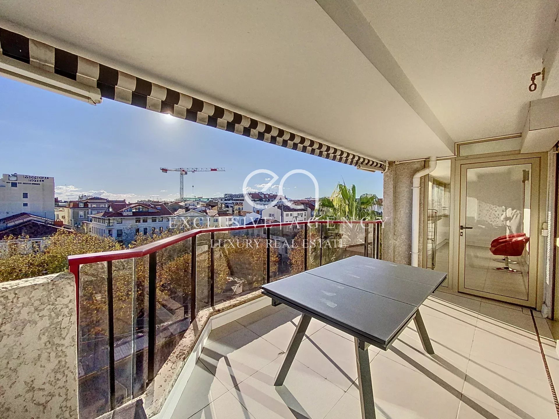 Cannes TOP FLOOR 4-room apartment 124m²