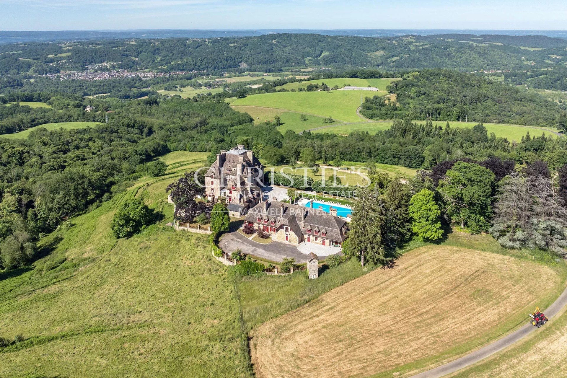 38 Bedroom Chateau's Image 131