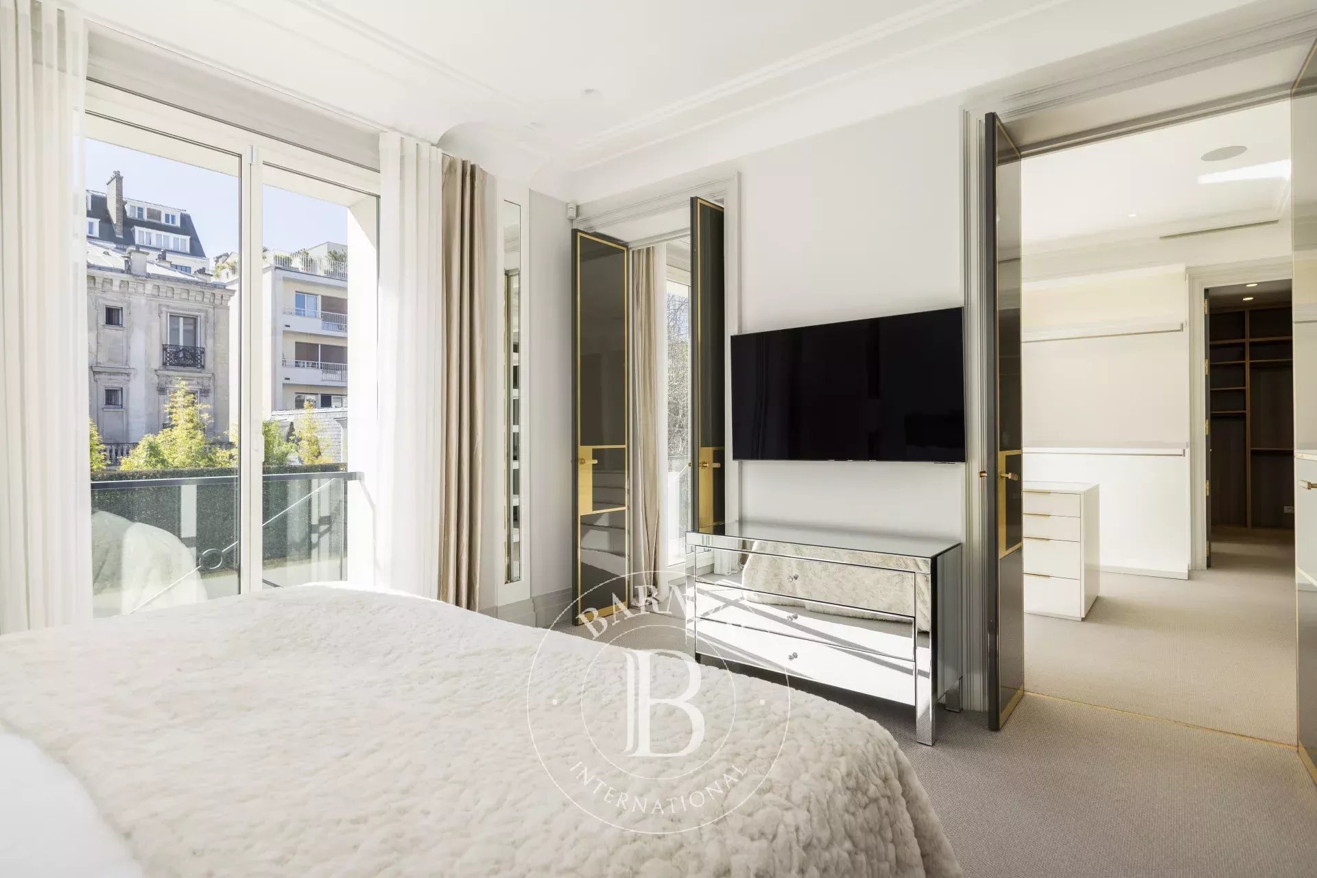 Neuilly-sur-Seine  - Mansion 5 Bedrooms - picture 10