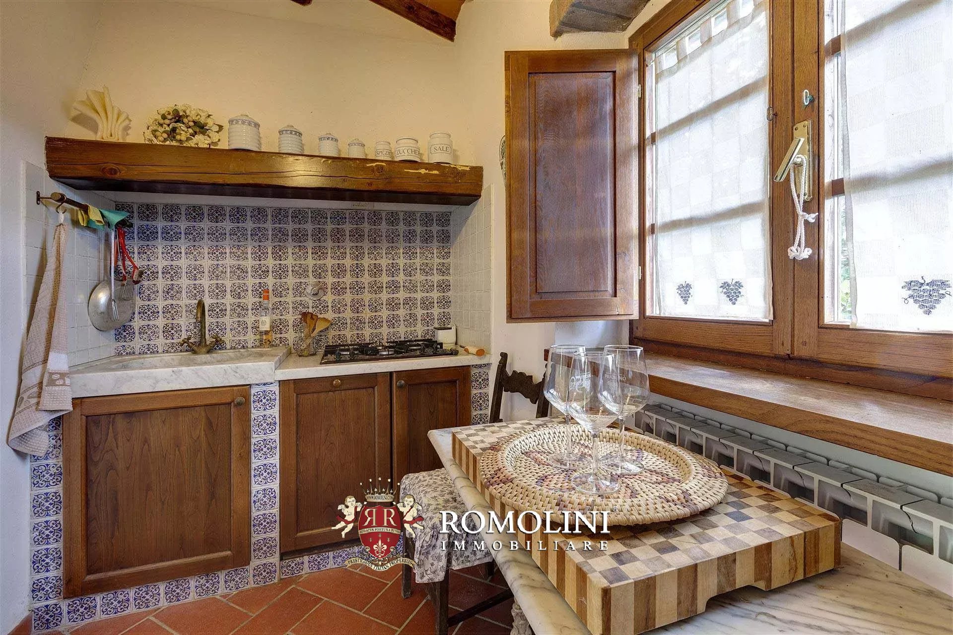 9 Bedroom Vineyard's Image 41