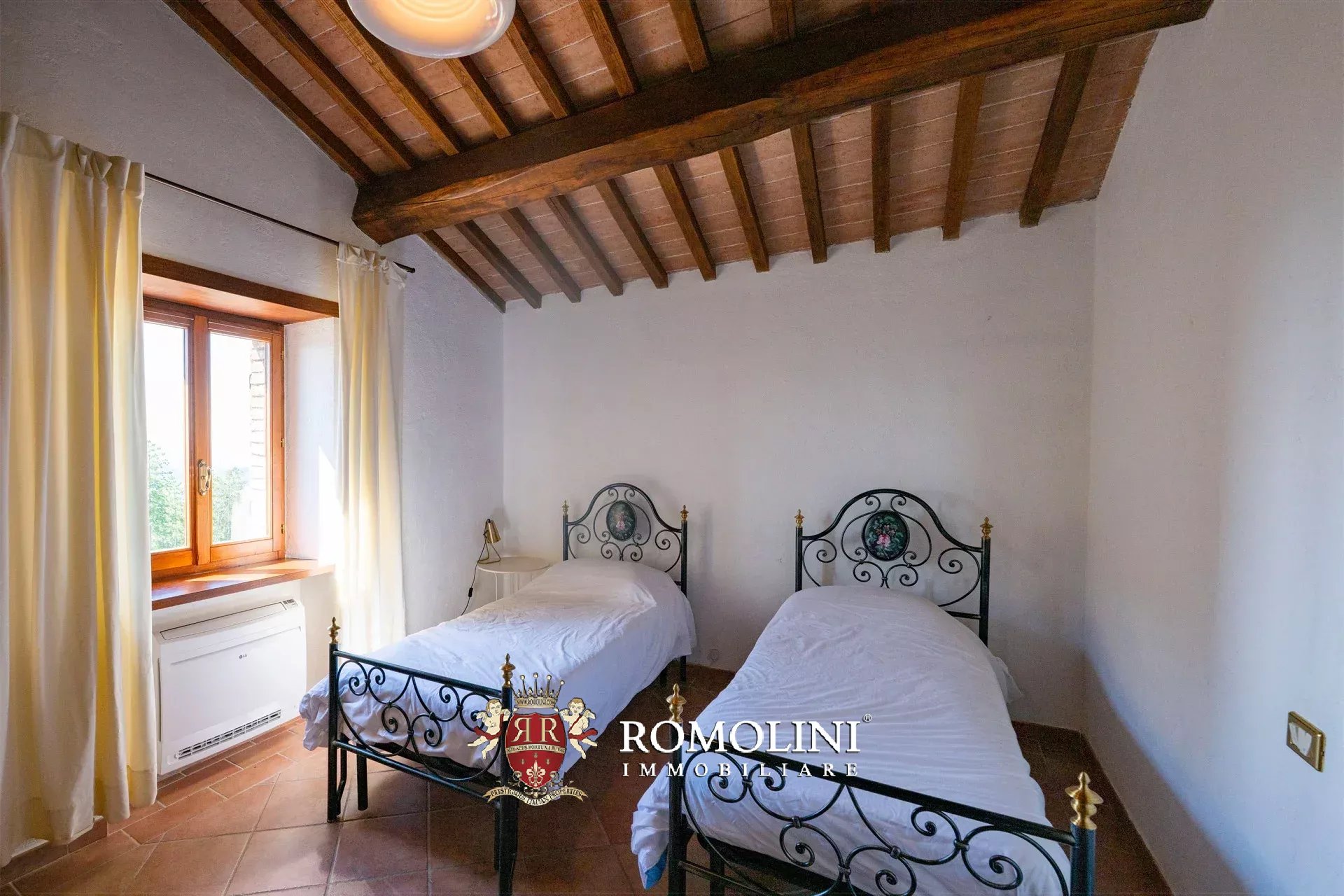 10 Bedroom Villa/Townhouse's Image 40