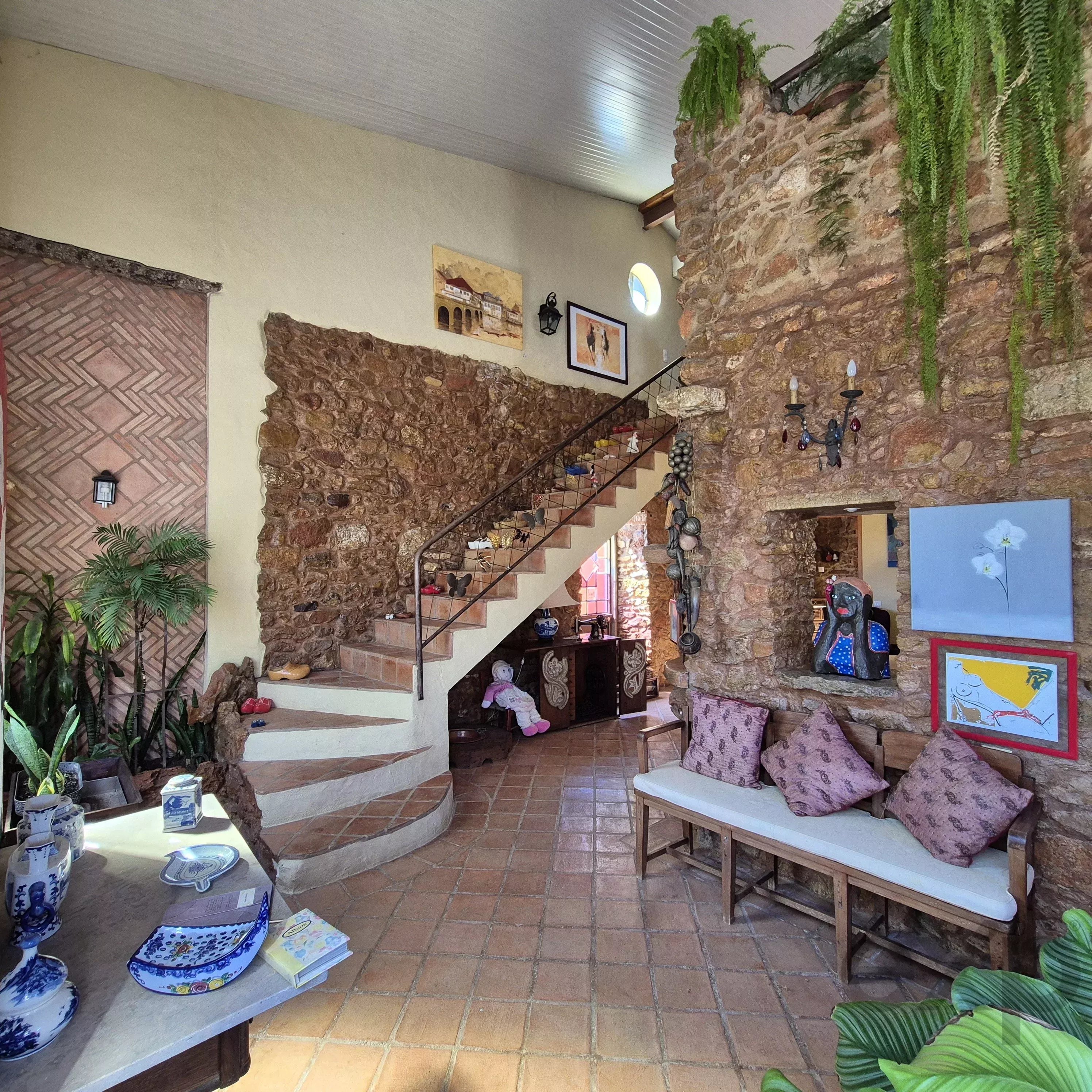 Country house with swimming pool 87034529 image 21