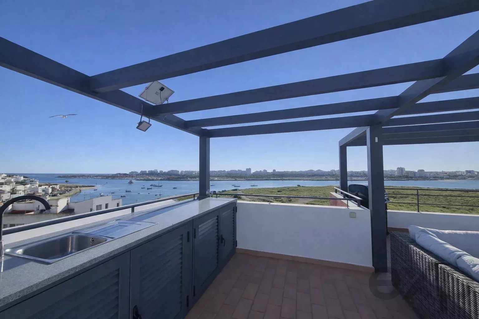 Semi-detached House with Independent Apartment and Rooftop Terrace – Exceptional Panoramic Views 86874530 image 1