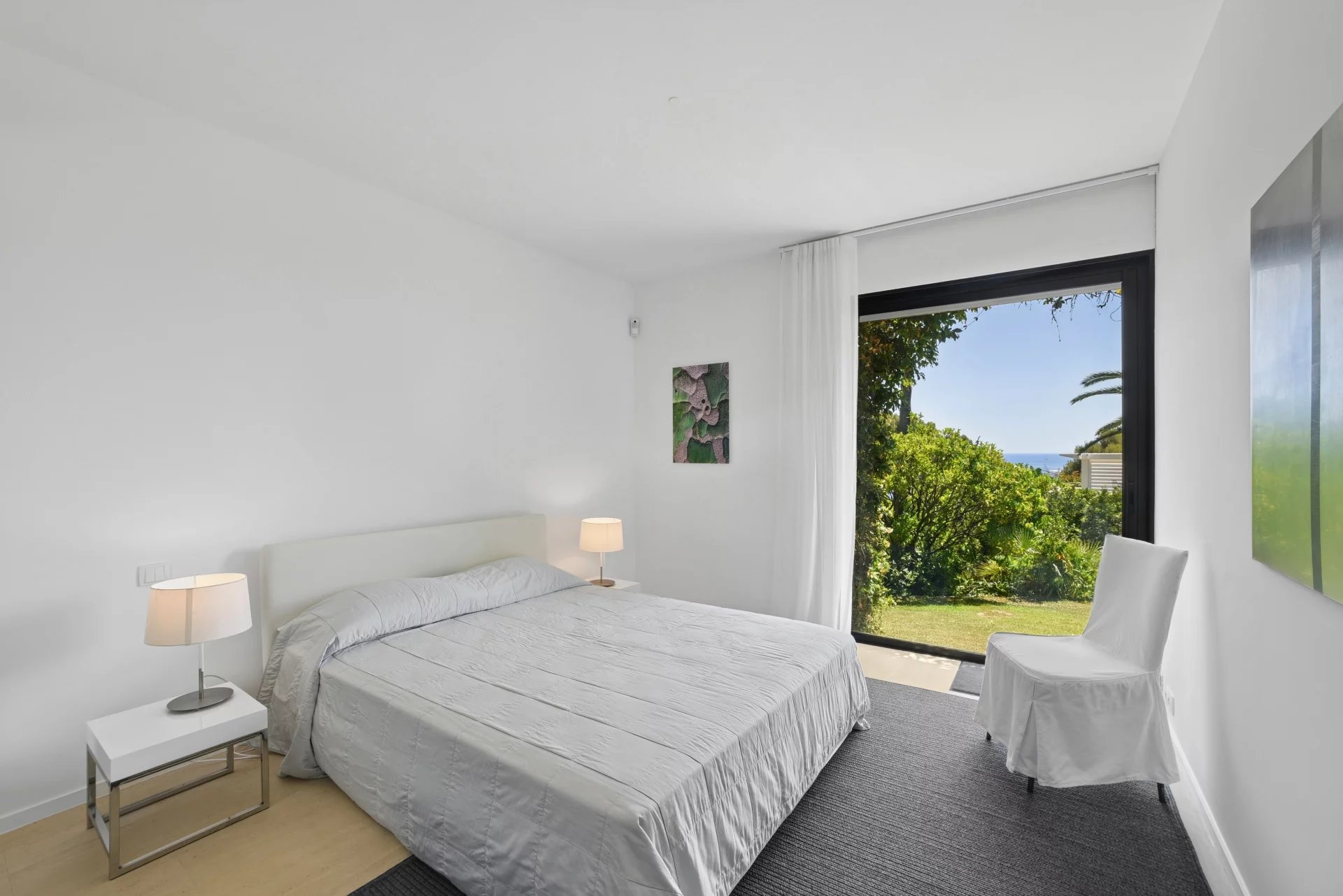 Villa contemporaine d'exception à Èze Bord de Mer – Un véritable écrin entre mer et montagne