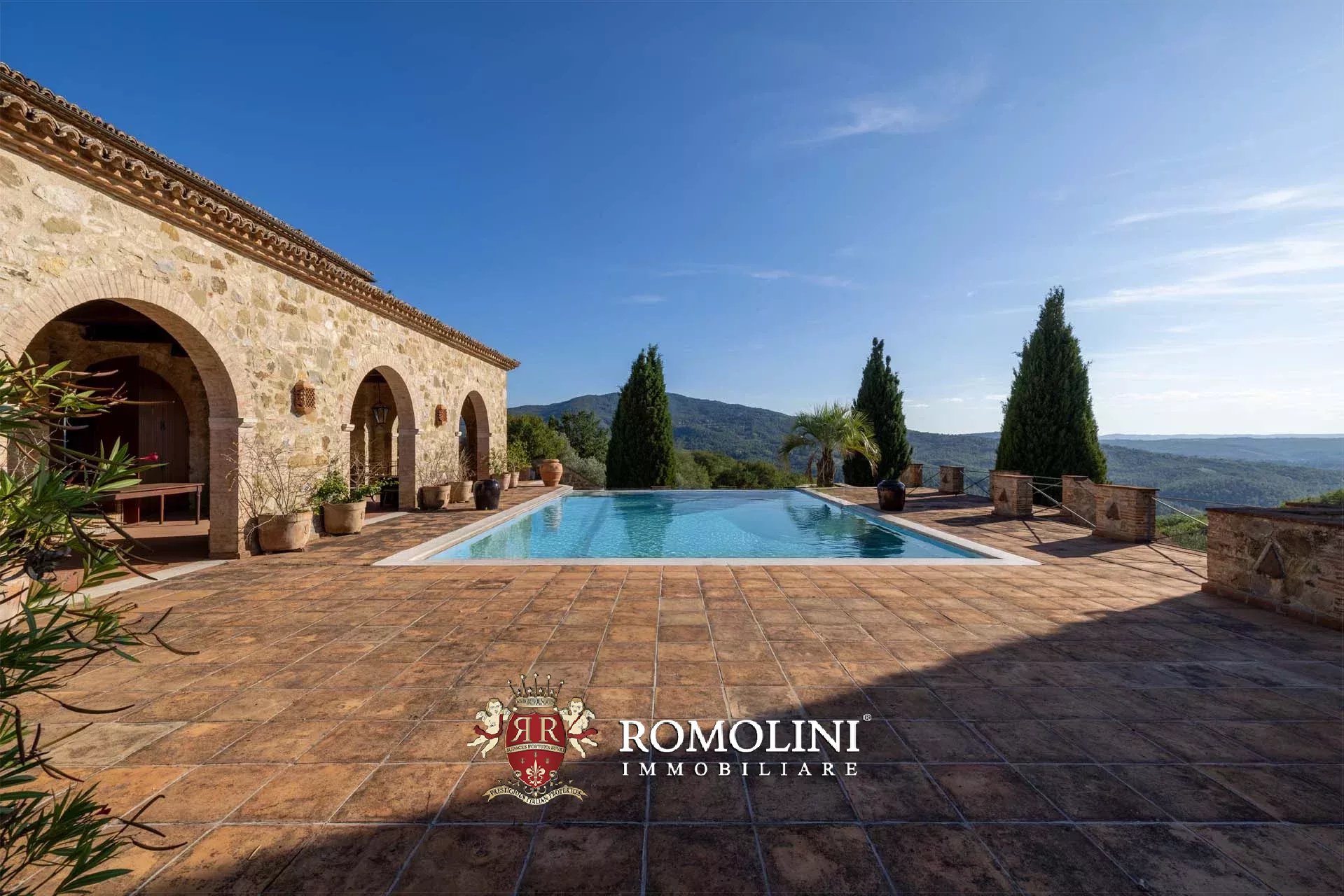10 Bedroom Villa/Townhouse's Image 23
