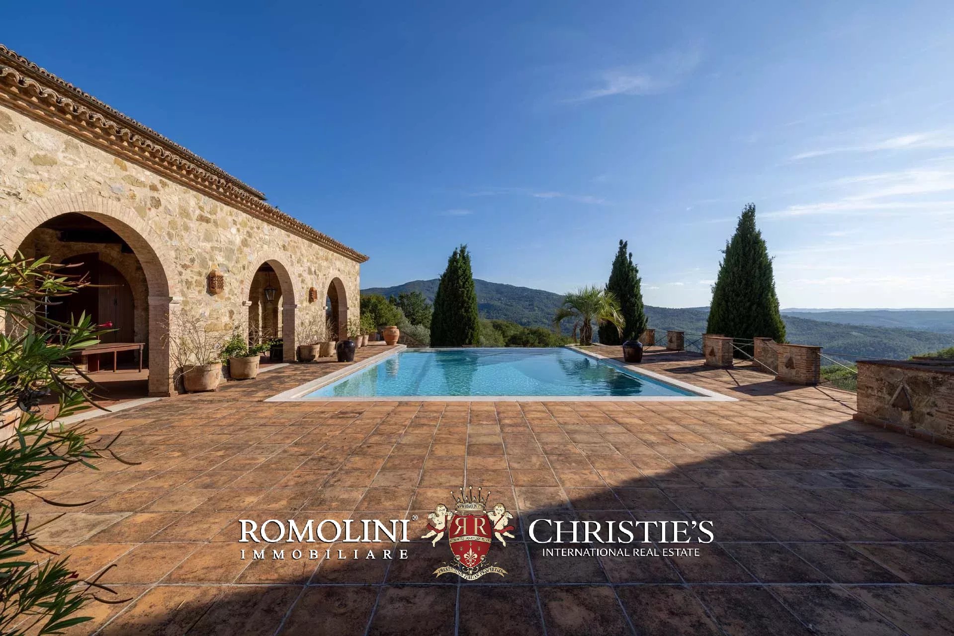 10 Bedroom Villa/Townhouse's Image 23