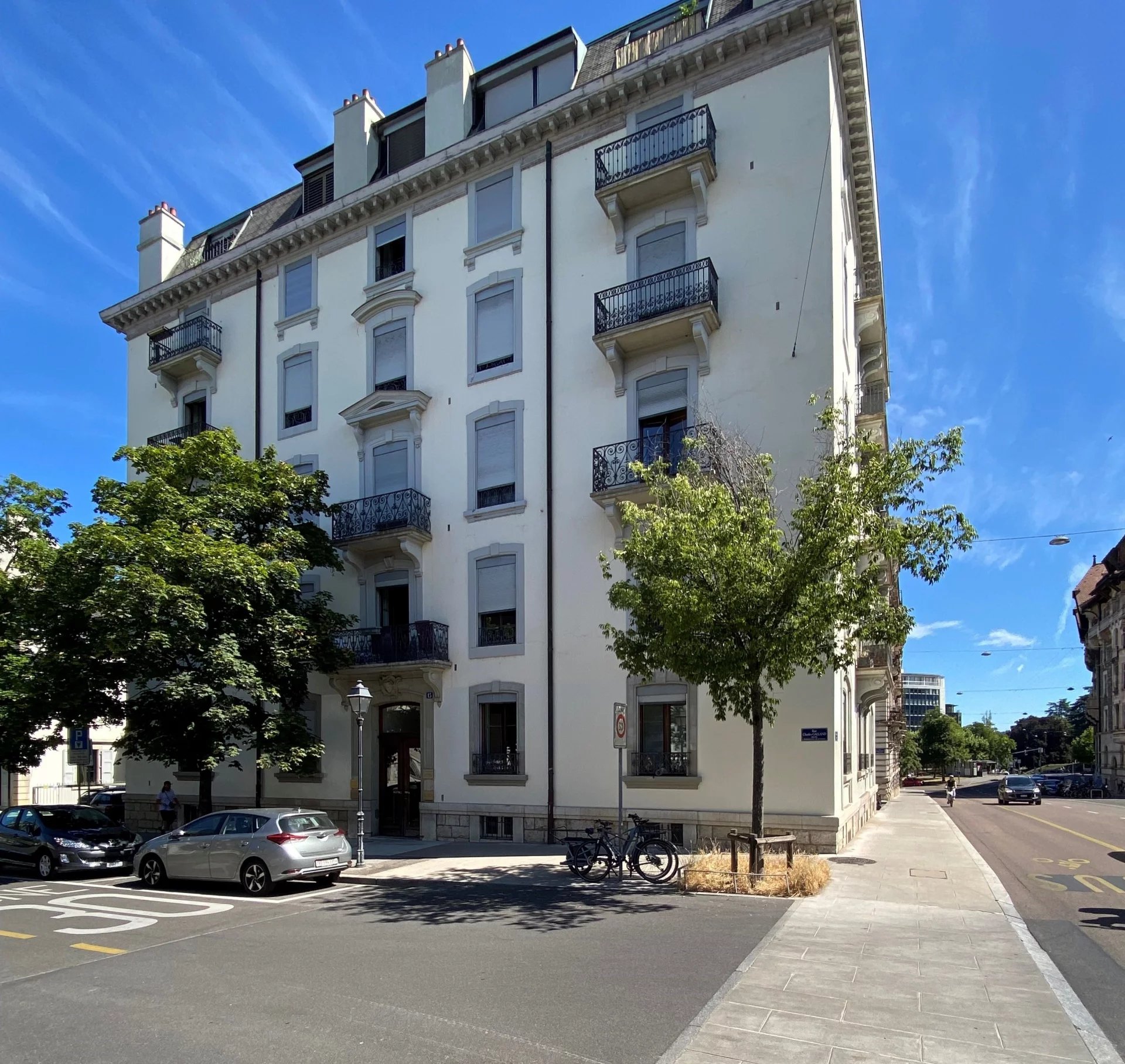 Surface de bureaux entre Malagnou et Florissant