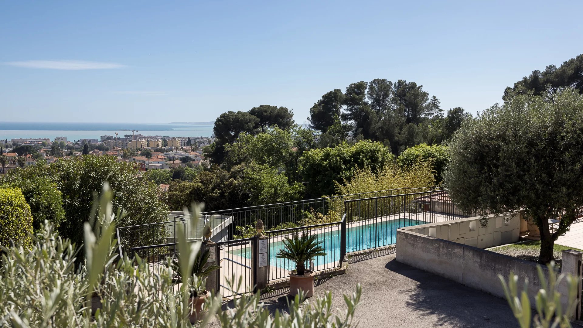 Sale Apartment Cagnes-sur-Mer