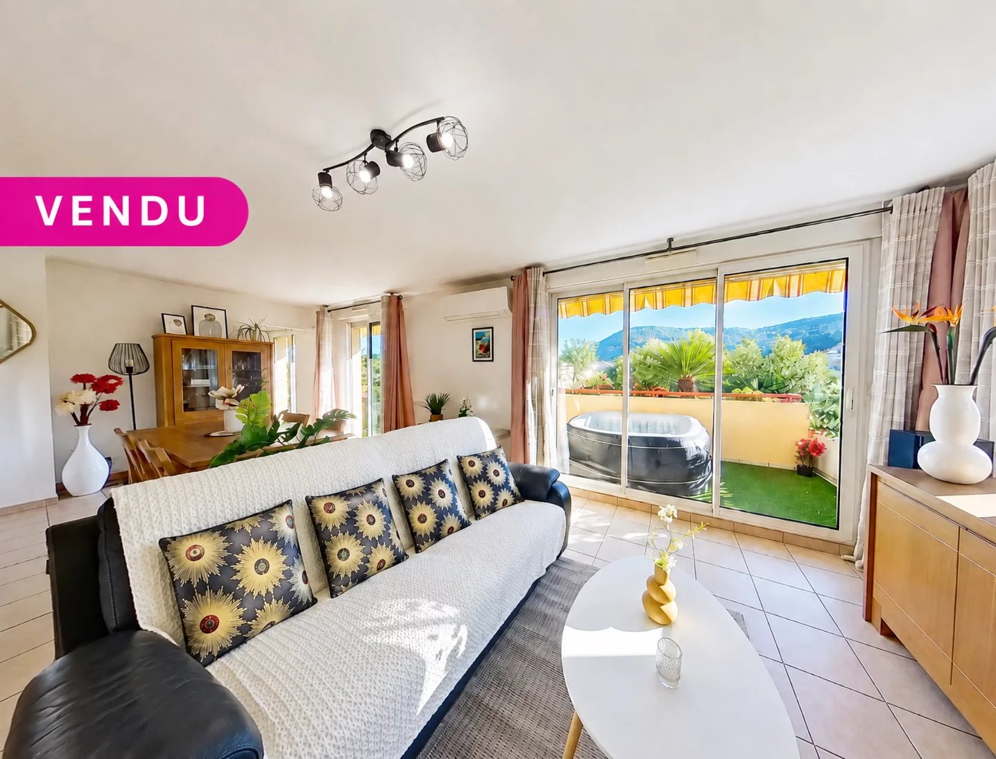 EXCLUSIVITE  - Solliès-Pont - T5 dernier étage 114 m², 4 ch, terrasse 37 m², 2 stationnements