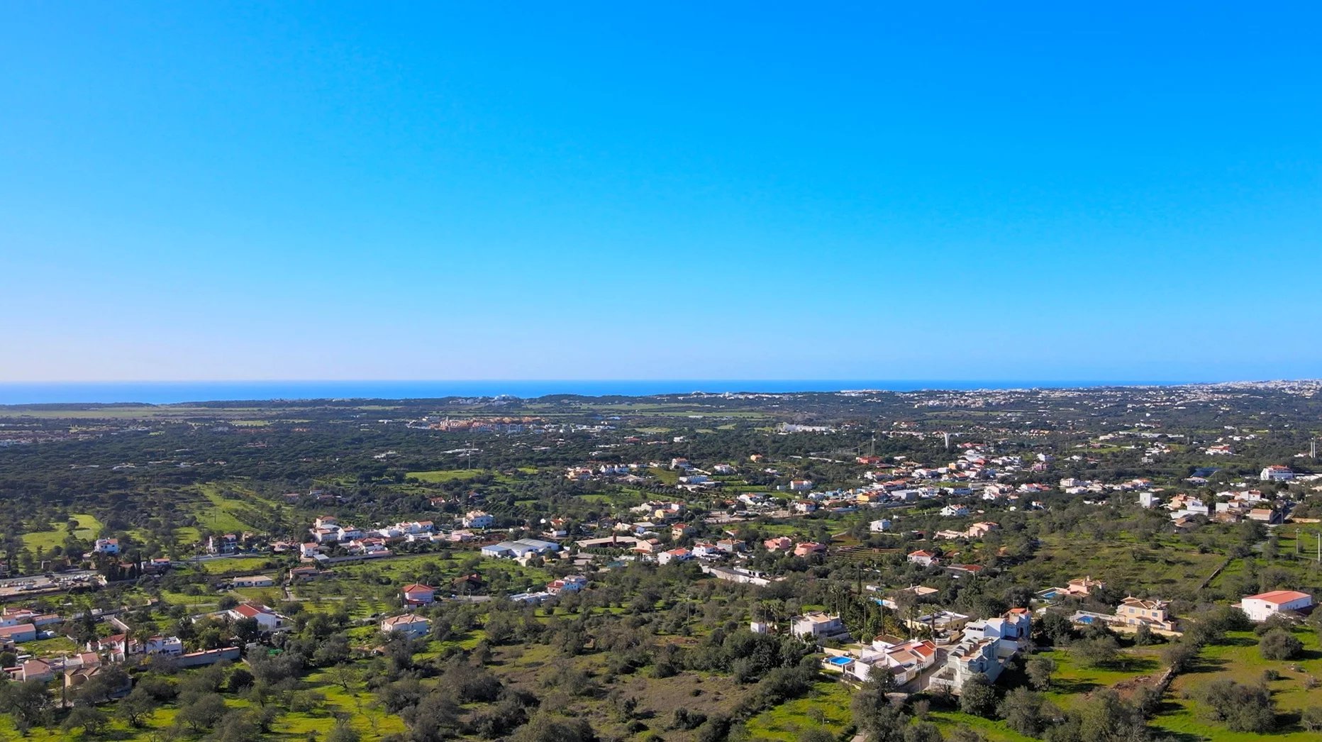 Boliqueime - Terreno com vista mar e projeto de casa moderna