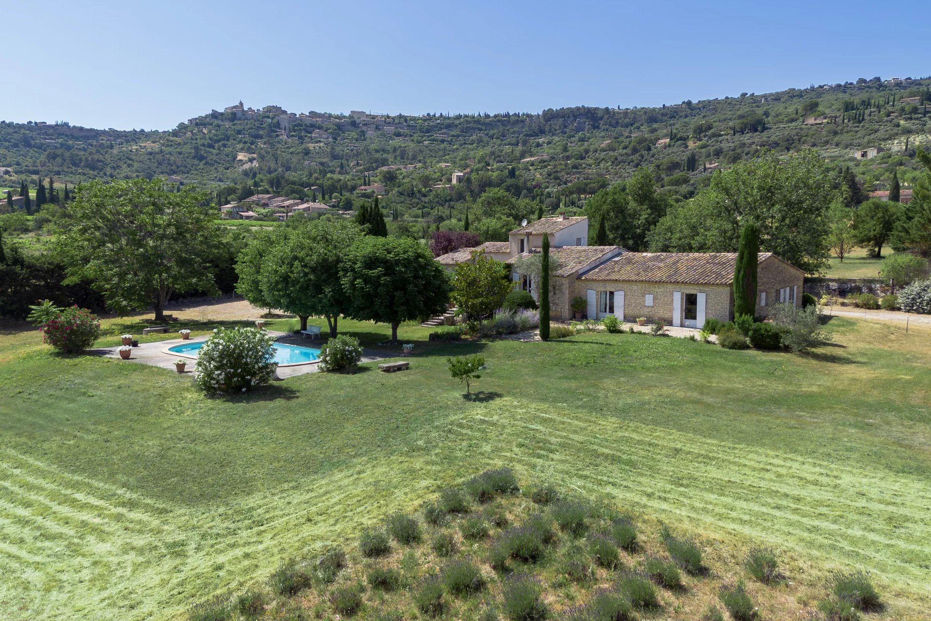 Gordes - Single-storey residence with uninterrupted views of the village and surrounding countryside