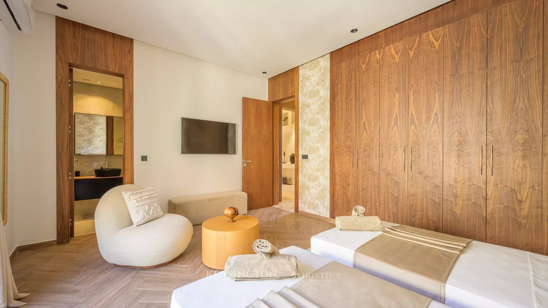 4 Bedroom Villa/Townhouse's Image 31