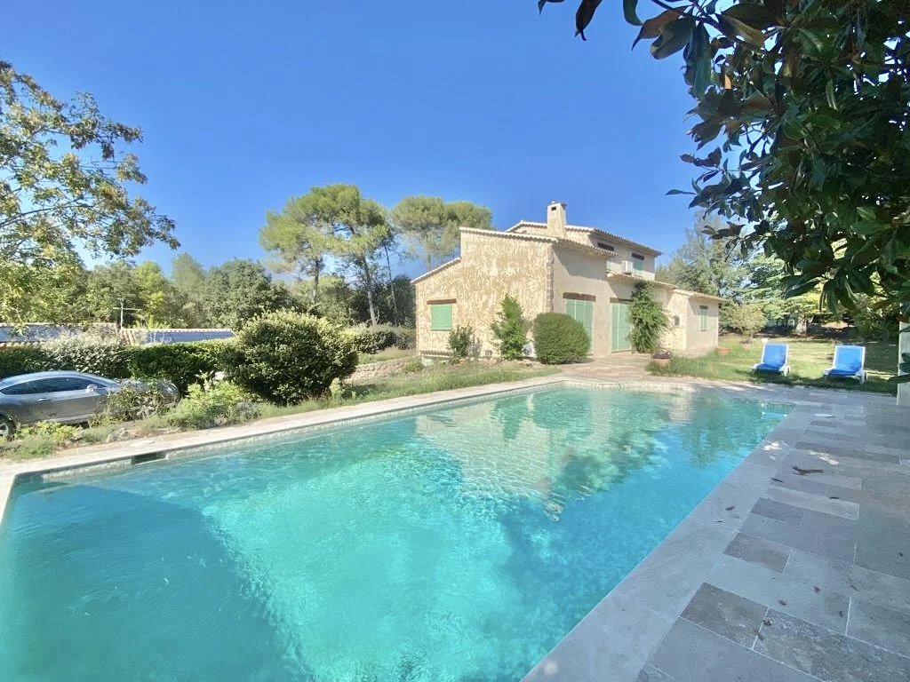 ROQUEFORT-LES-PINS - VILLA DE 210 M² - PISCINE - COURS DE TENNIS GREENSET - STATIONNEMENTS