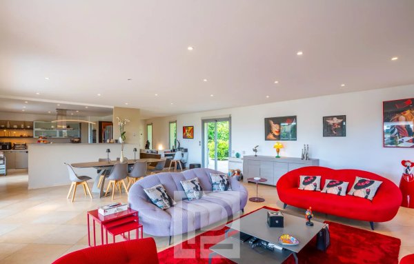 Contemporary Luxury Villa in Mougins | Panoramic Hillside Family Estate — photo 7